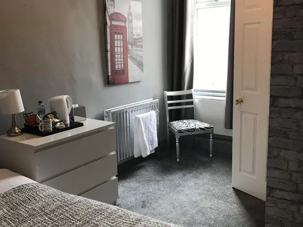 Single Room with Shower - single occupancy in Kingsmere Guest House Single Room with Shower - single occupancy in Kingsmere Guest House