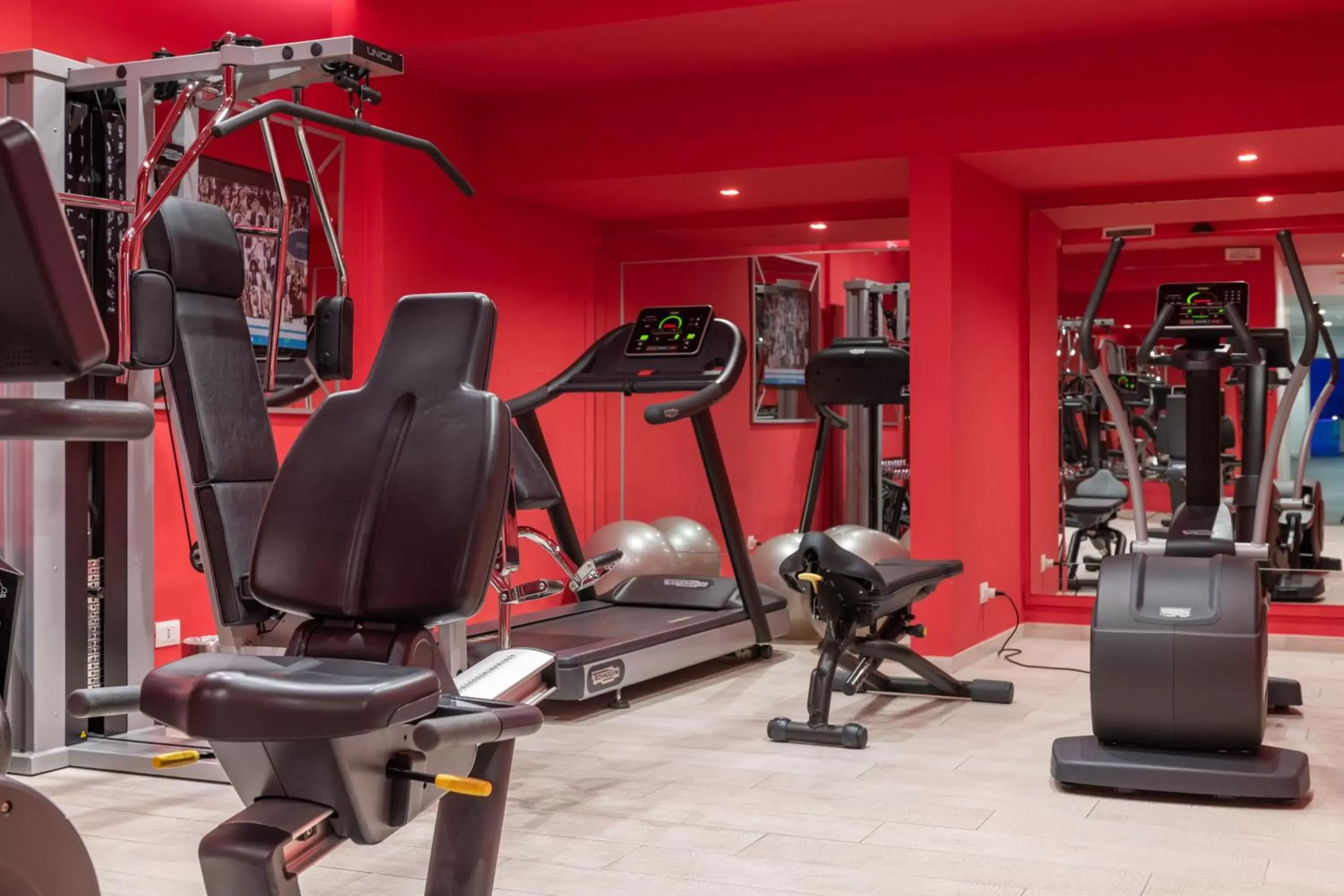 Fitness centre/facilities, Fitness Center/Facilities in Radisson Blu GHR Rome