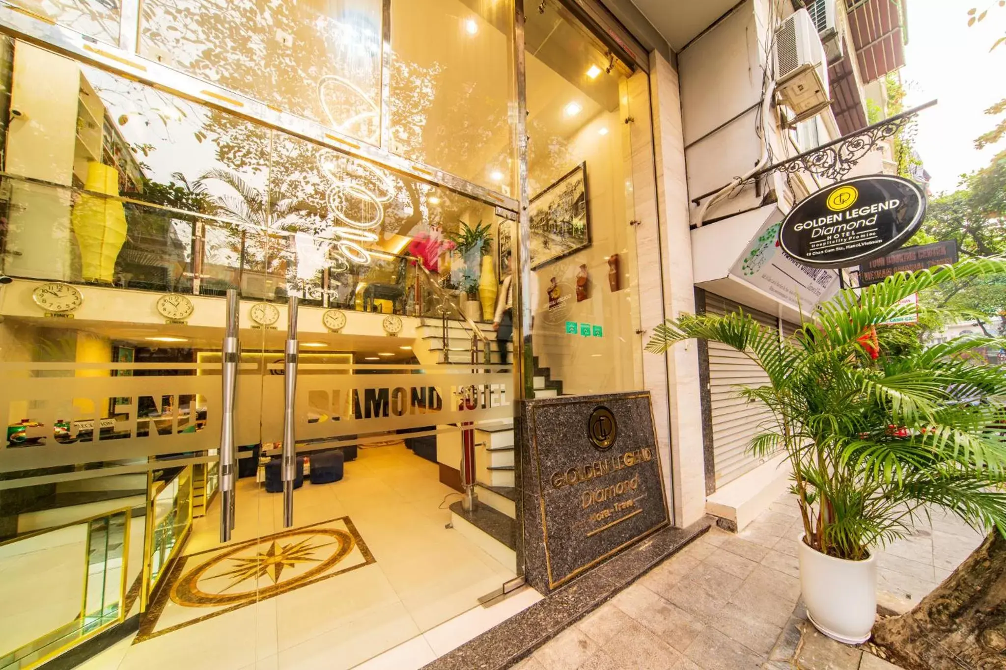 Facade/entrance in Golden Legend Diamond Hotel