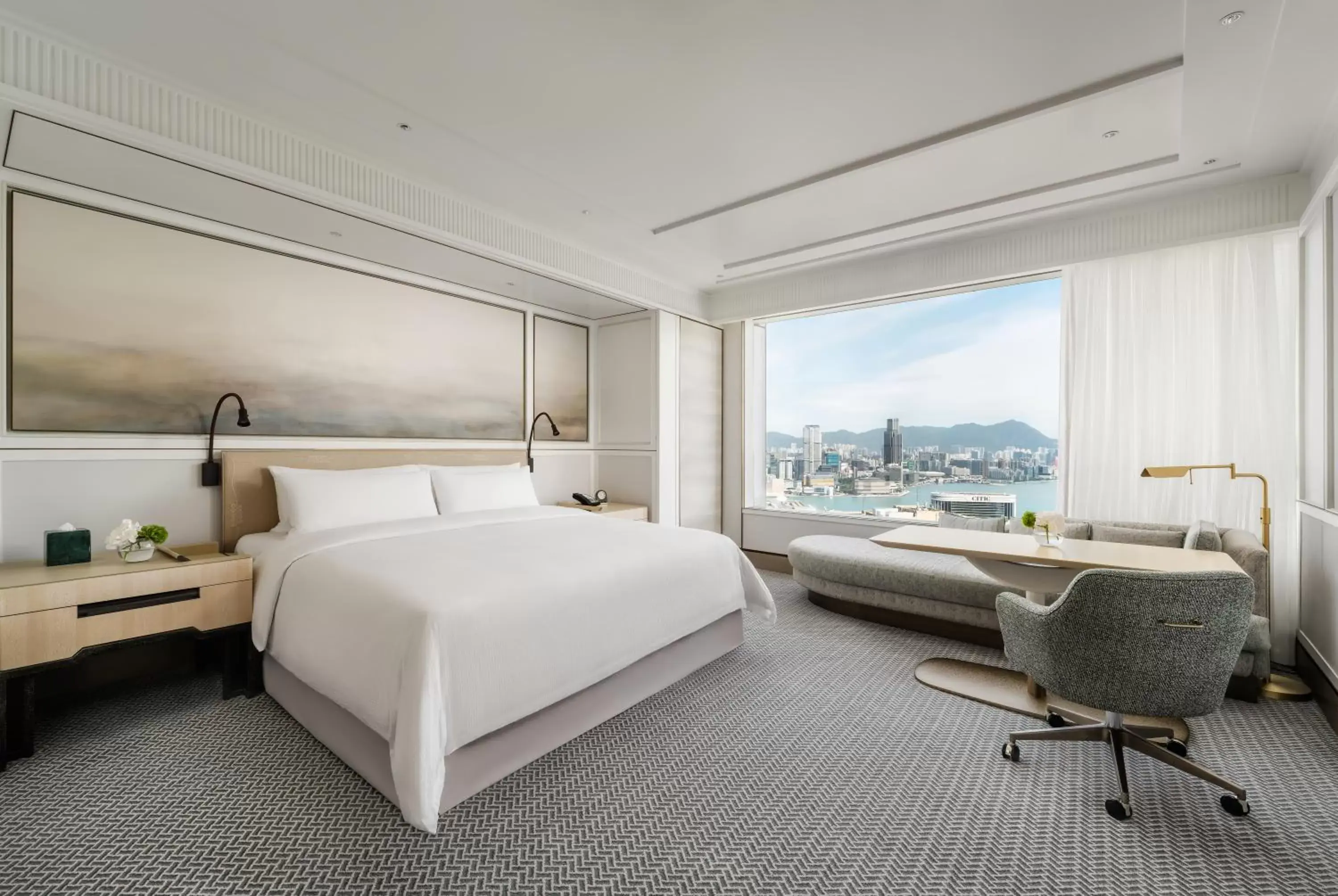 Bedroom in Island Shangri-La, Hong Kong