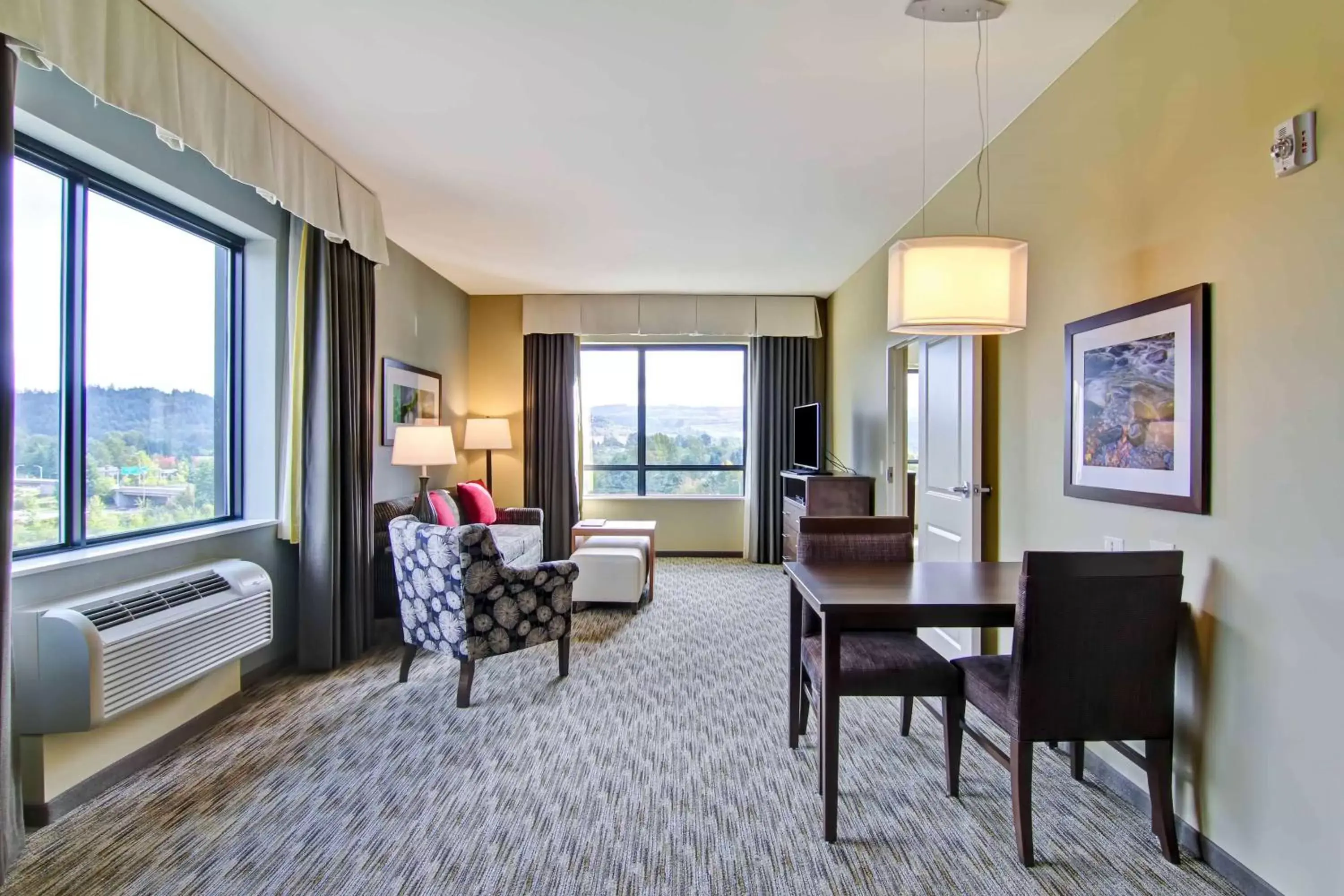 Living room in Homewood Suites by Hilton Seattle-Issaquah