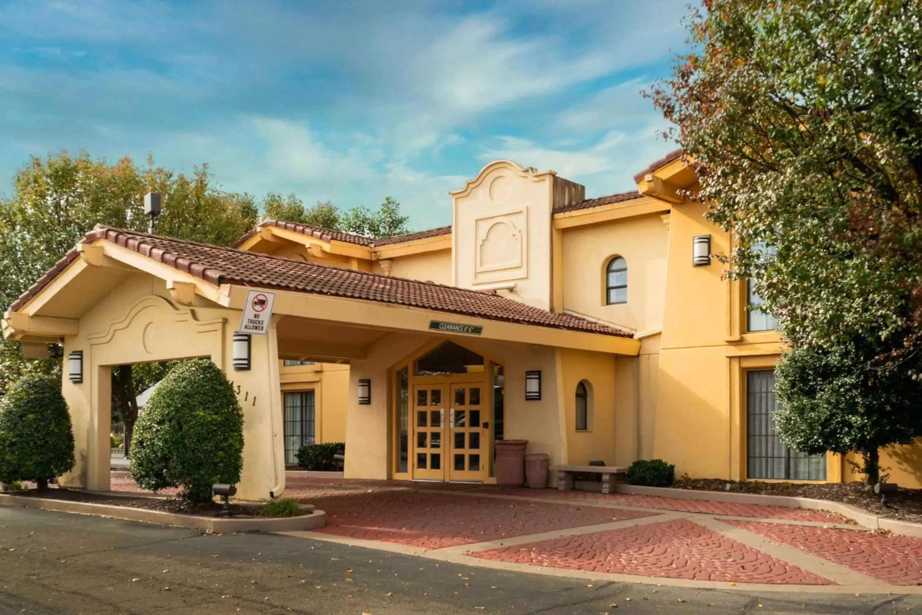 Property Building in La Quinta Inn by Wyndham Nashville South