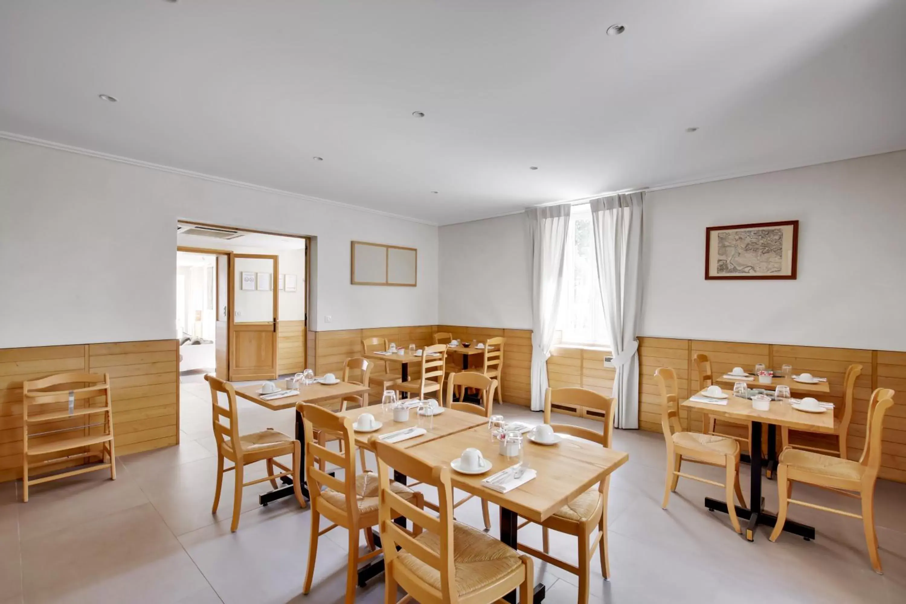 Dining area, Restaurant/Places to Eat in Le logis de Valandraud