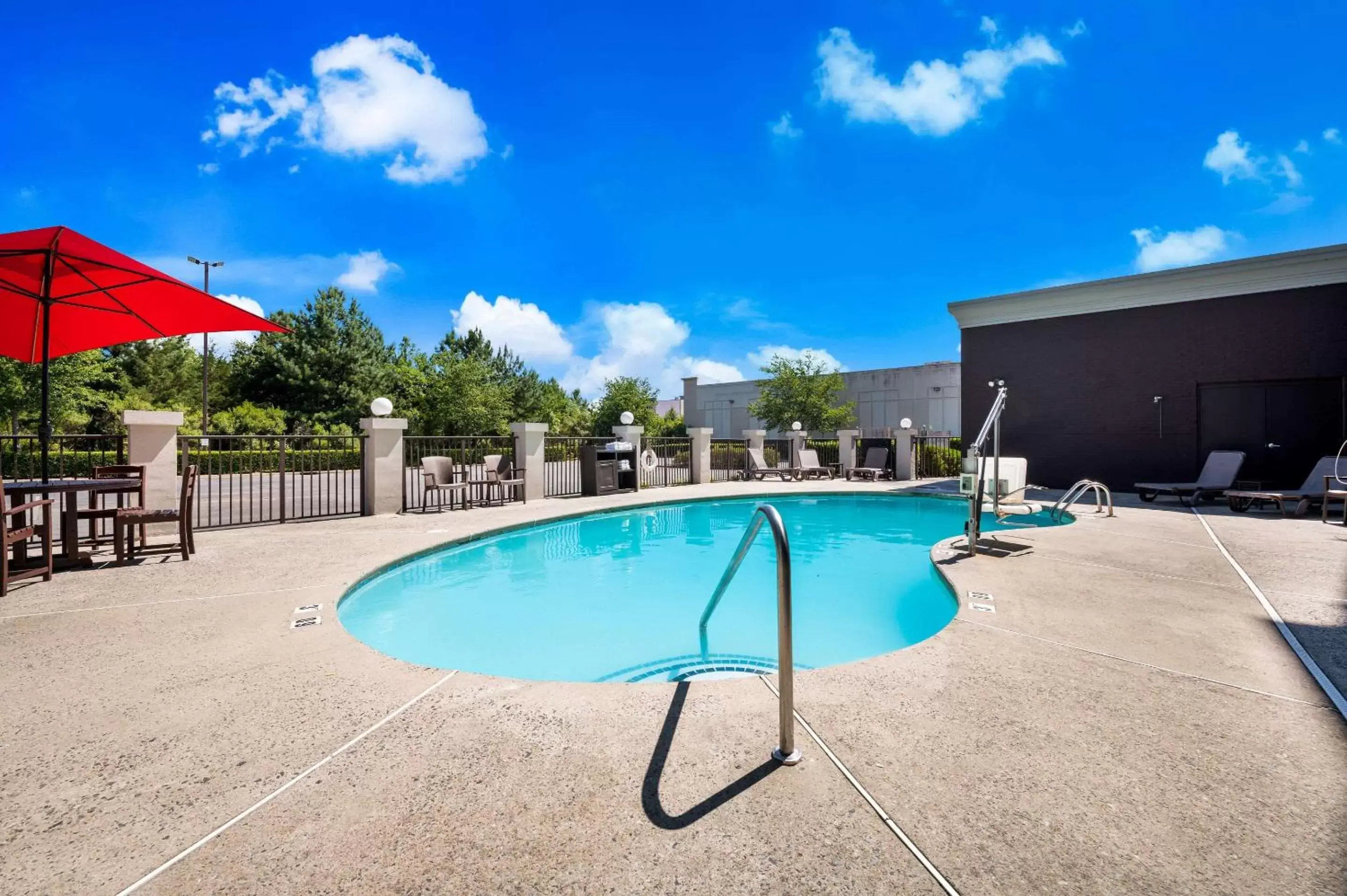 Swimming Pool in Comfort Suites Northlake