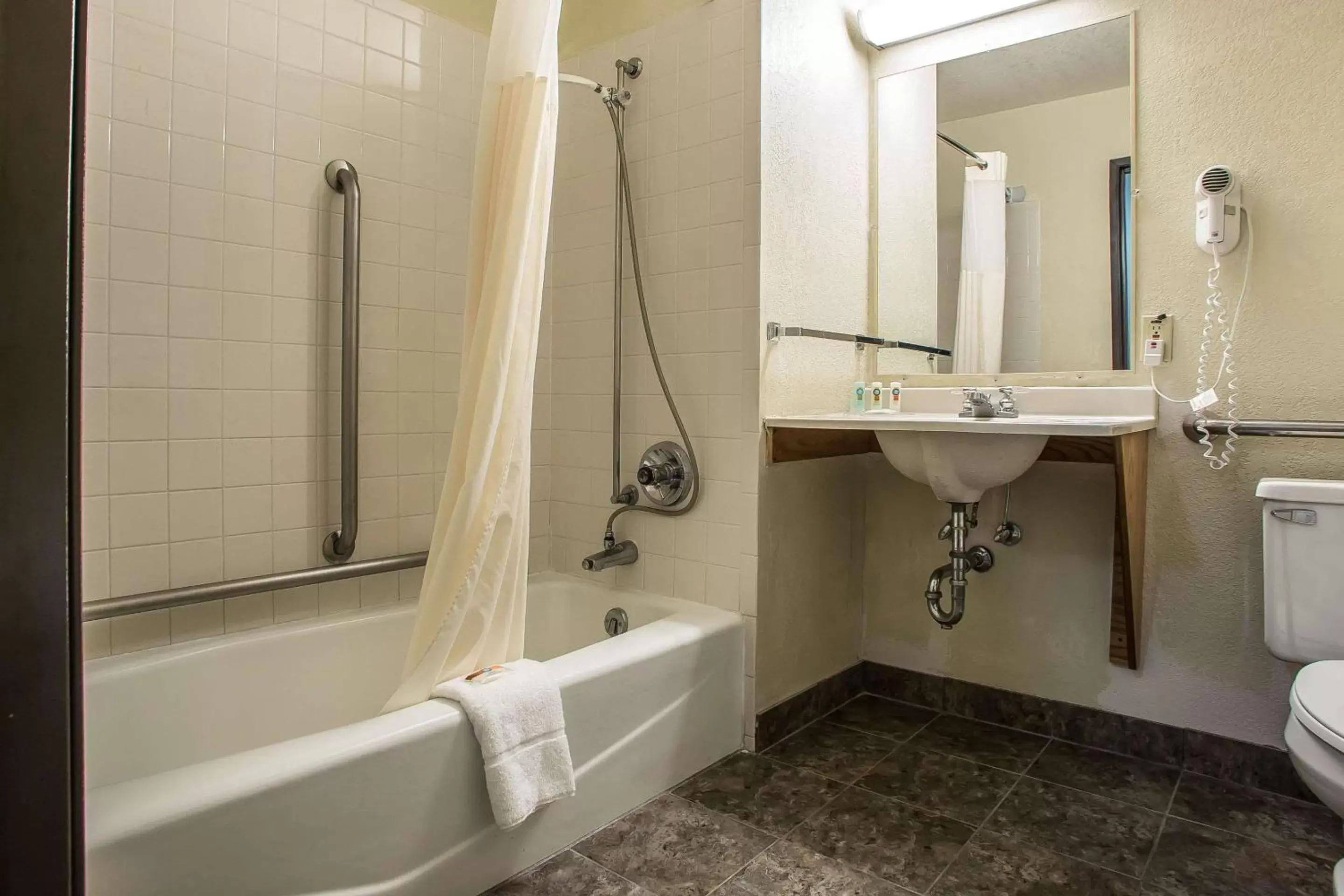 Photo of the whole room, Bathroom in Quality Inn & Suites Marinette