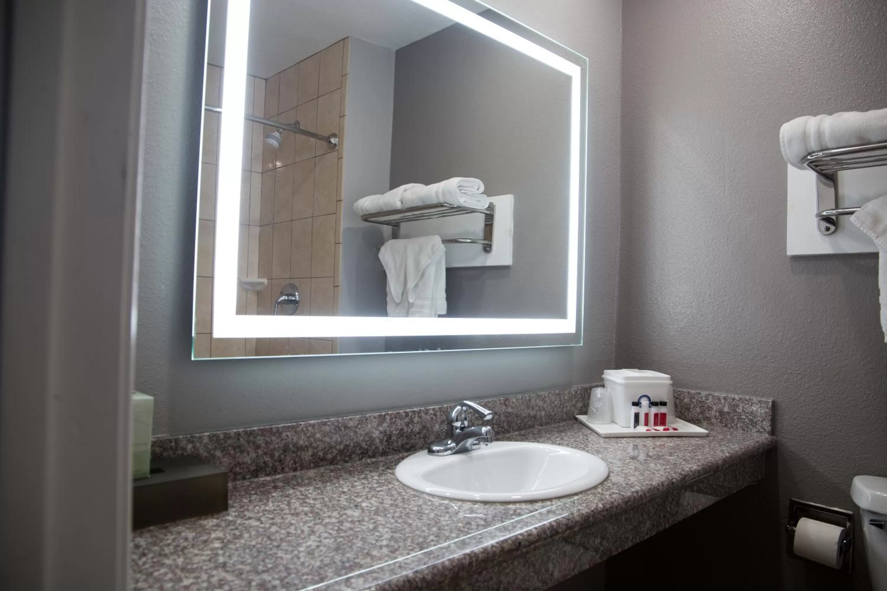 Days Inn by Wyndham Redwood City