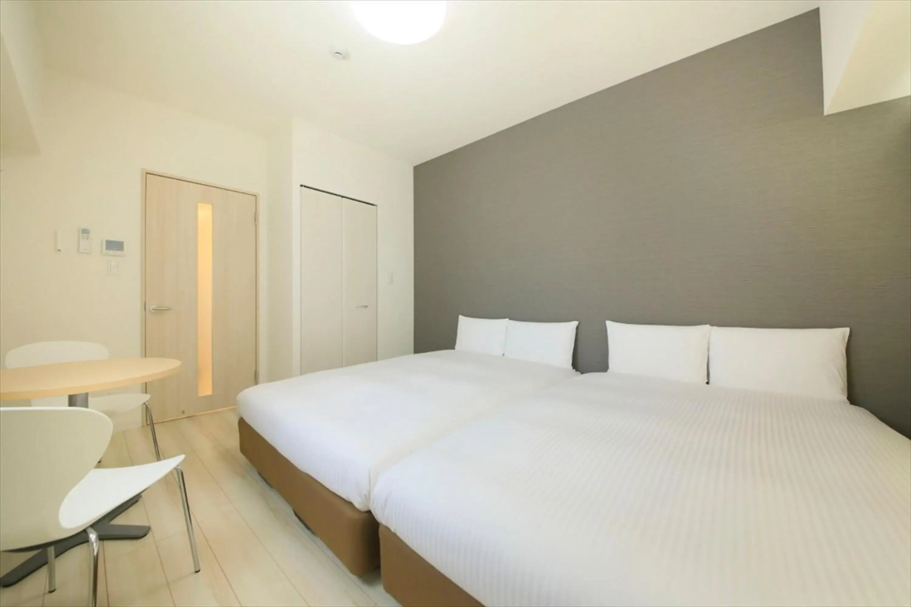 Photo of the whole room, Bed in Bay Hotel Urayasu-ekimae Photo of the whole room, Bed in Bay Hotel Urayasu-ekimae