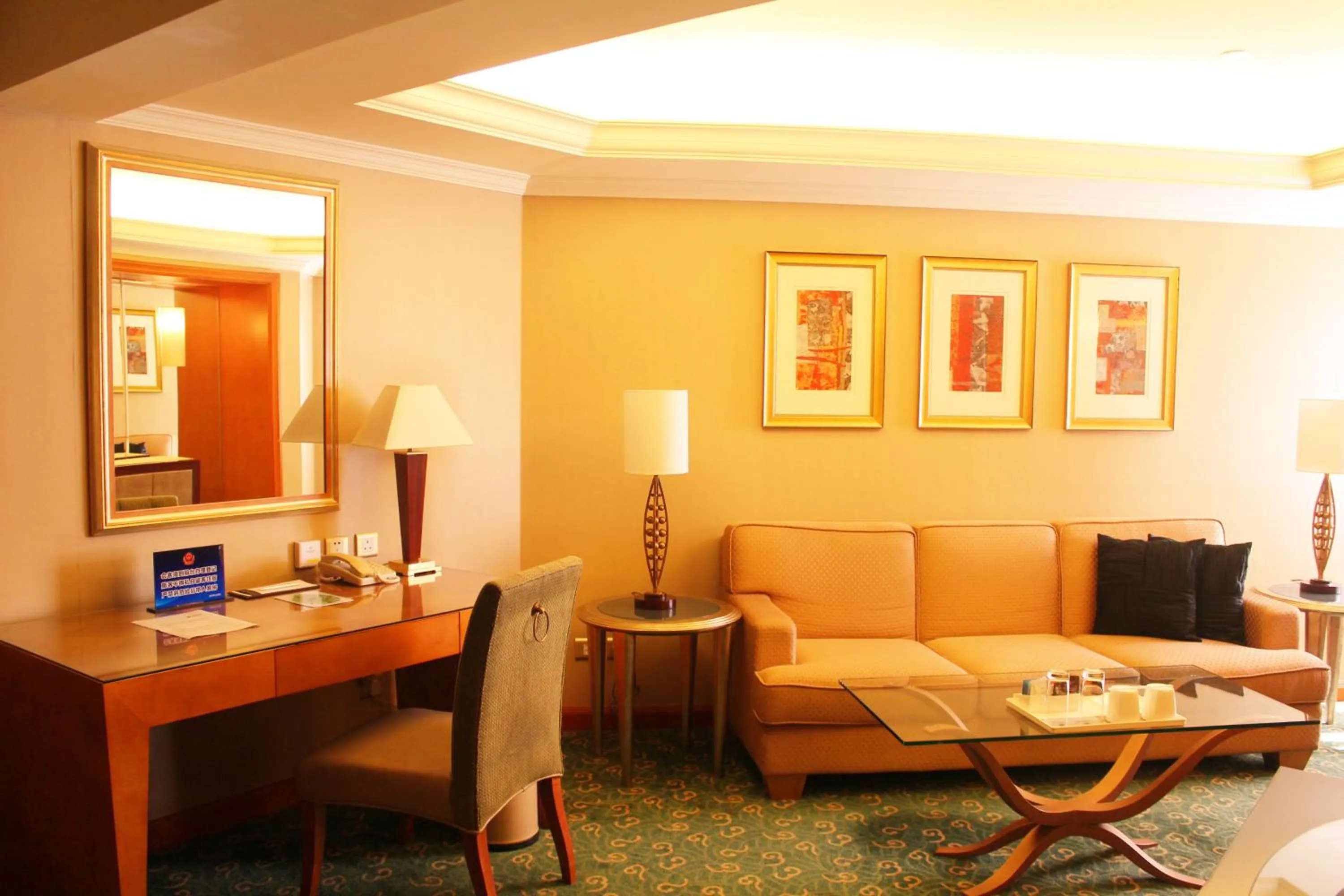 Seating area in Air China Boyue Beijing Hotel