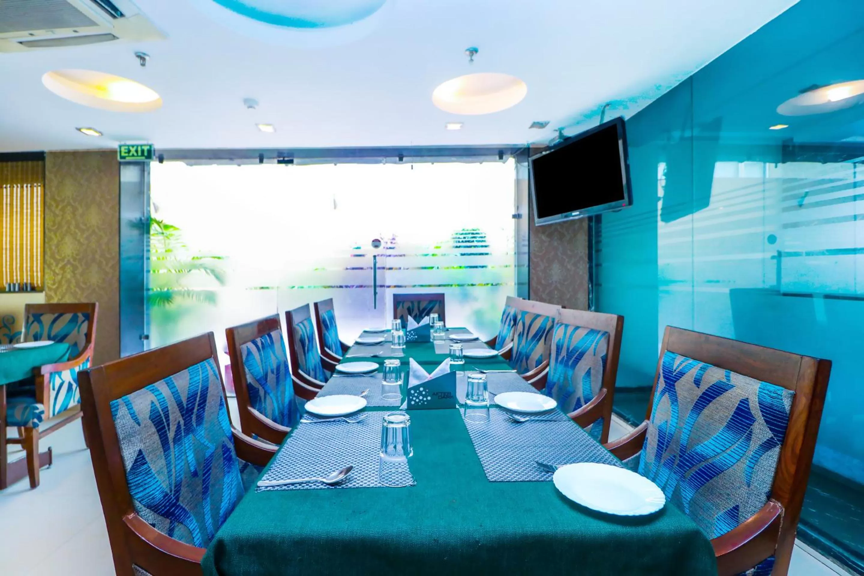 Restaurant/places to eat in Hotel Rajshree & Spa