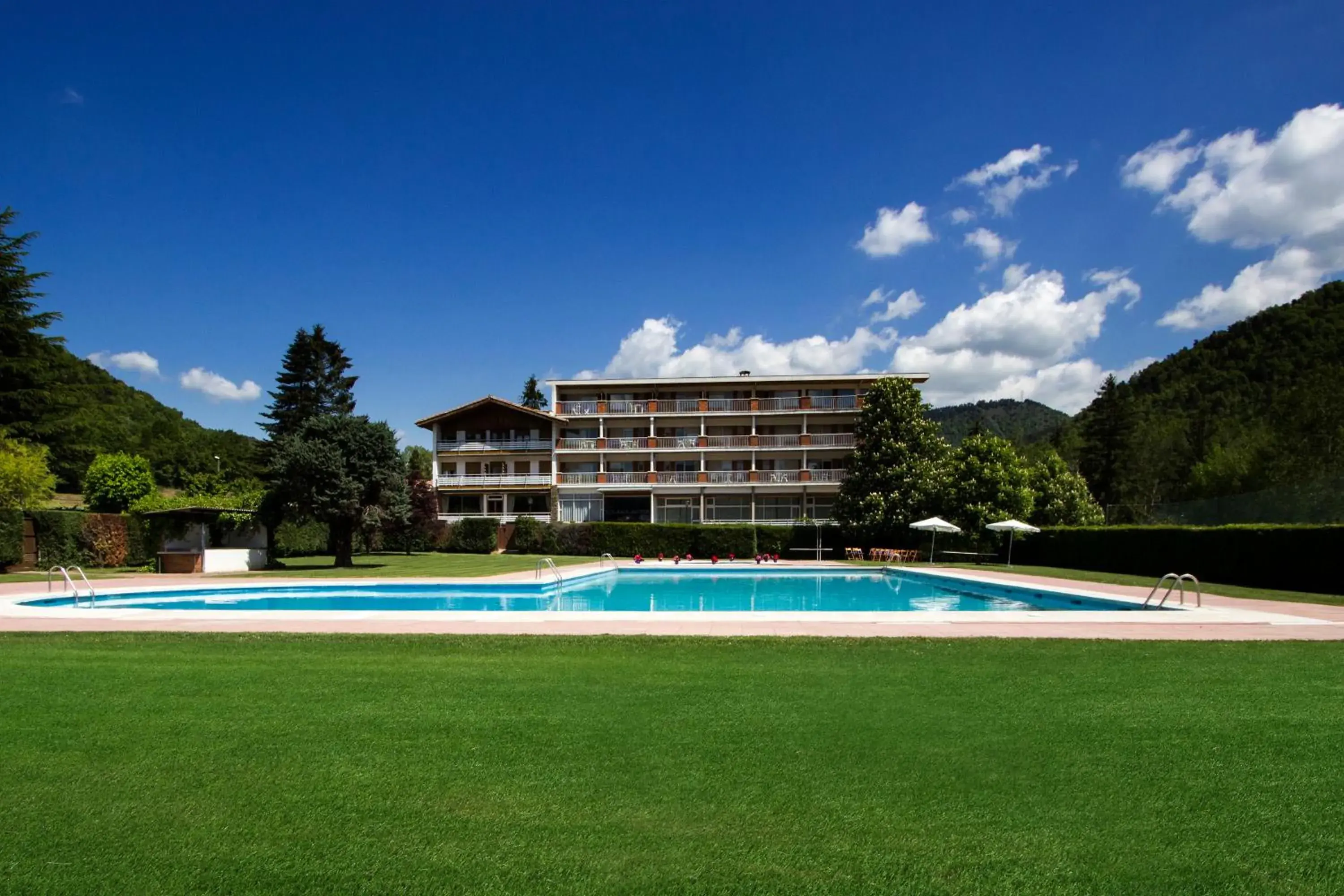 Facade/entrance, Swimming Pool in Hotel Solana del Ter
