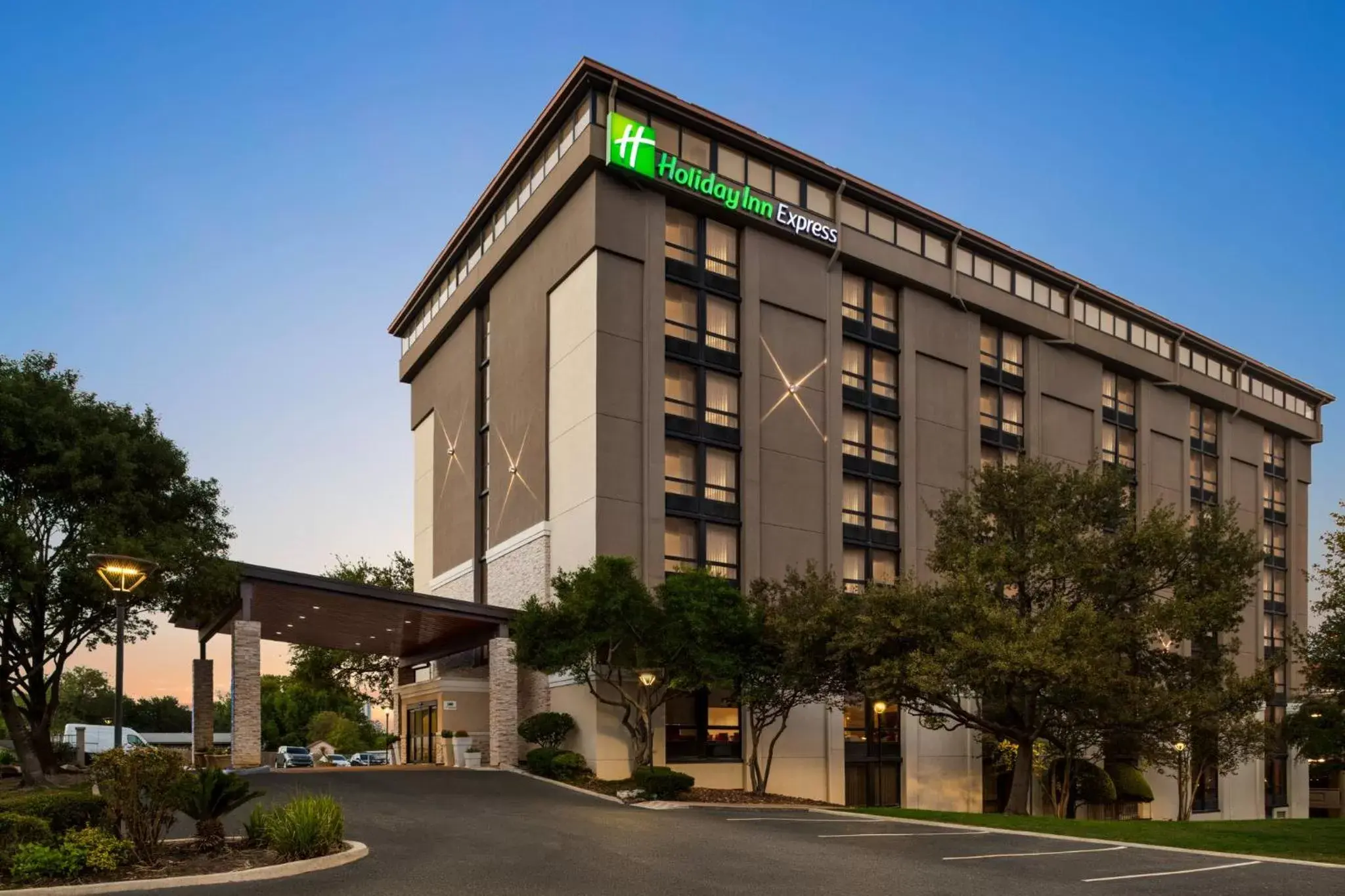 Property Building in Holiday Inn Express - San Antonio Airport, an IHG Hotel