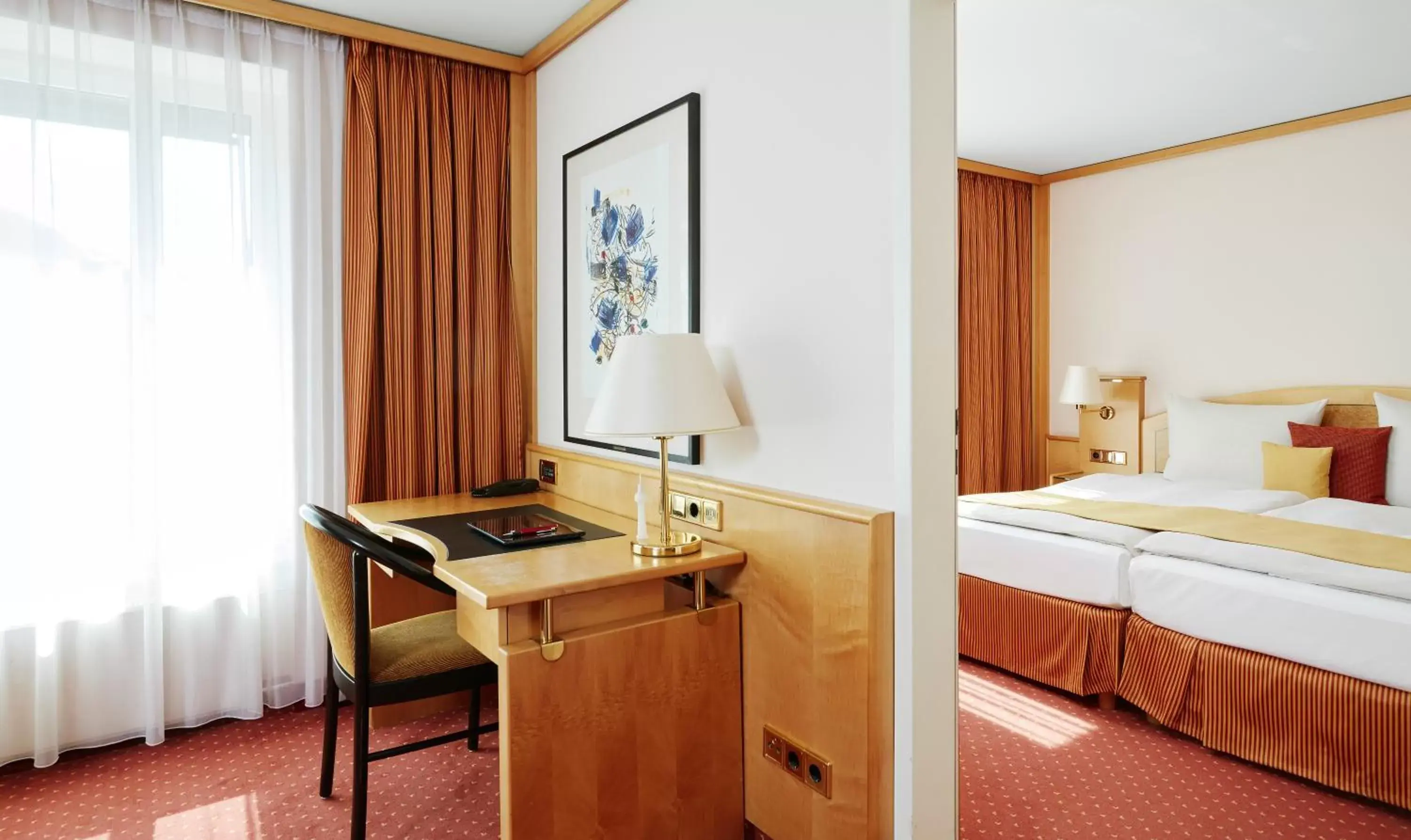 Photo of the whole room, Bed in Living Hotel Großer Kurfürst