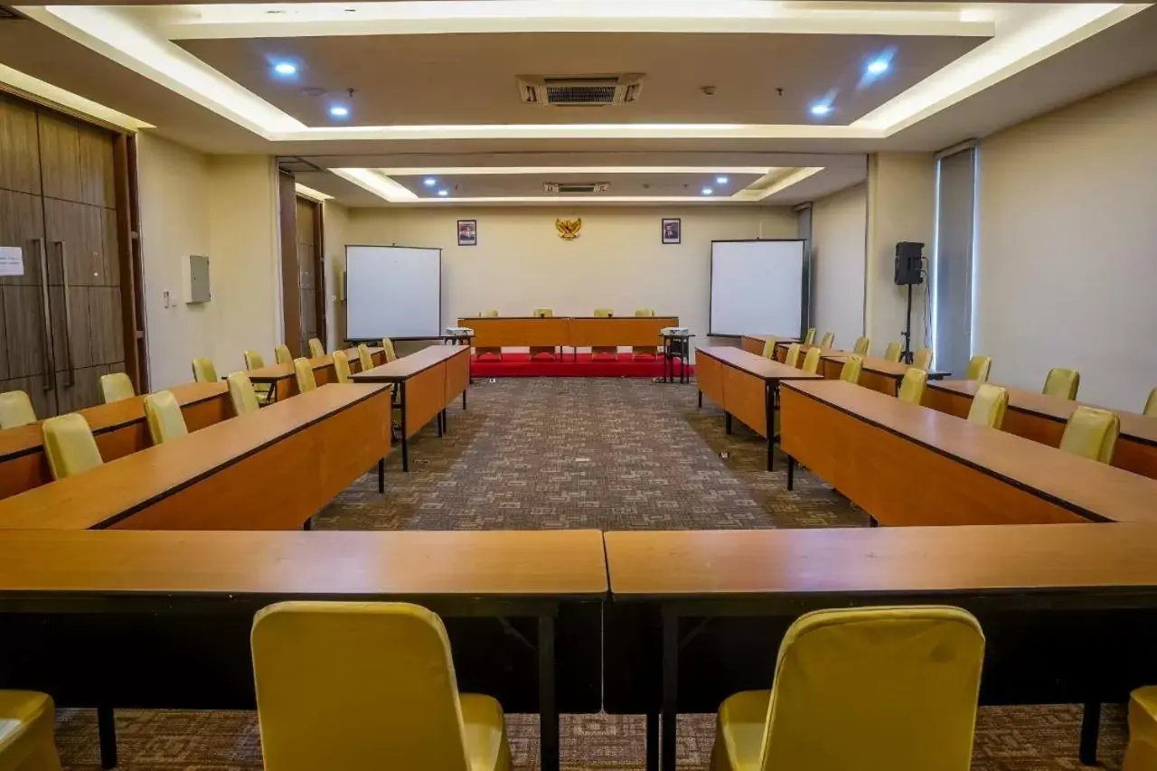 Meeting/conference room in Terraz Tree Hotel Jakarta