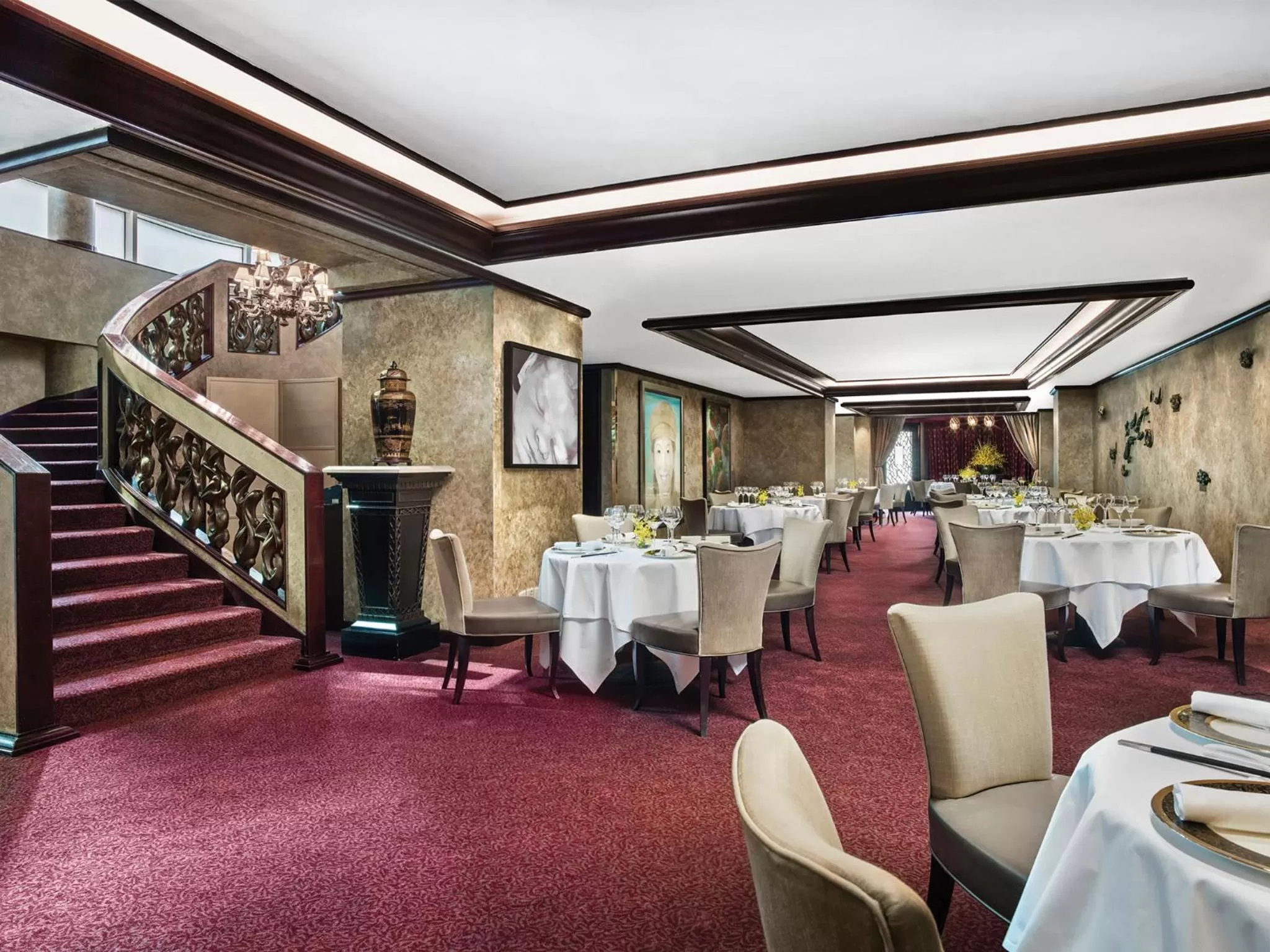 Restaurant/places to eat in The Langham Hong Kong