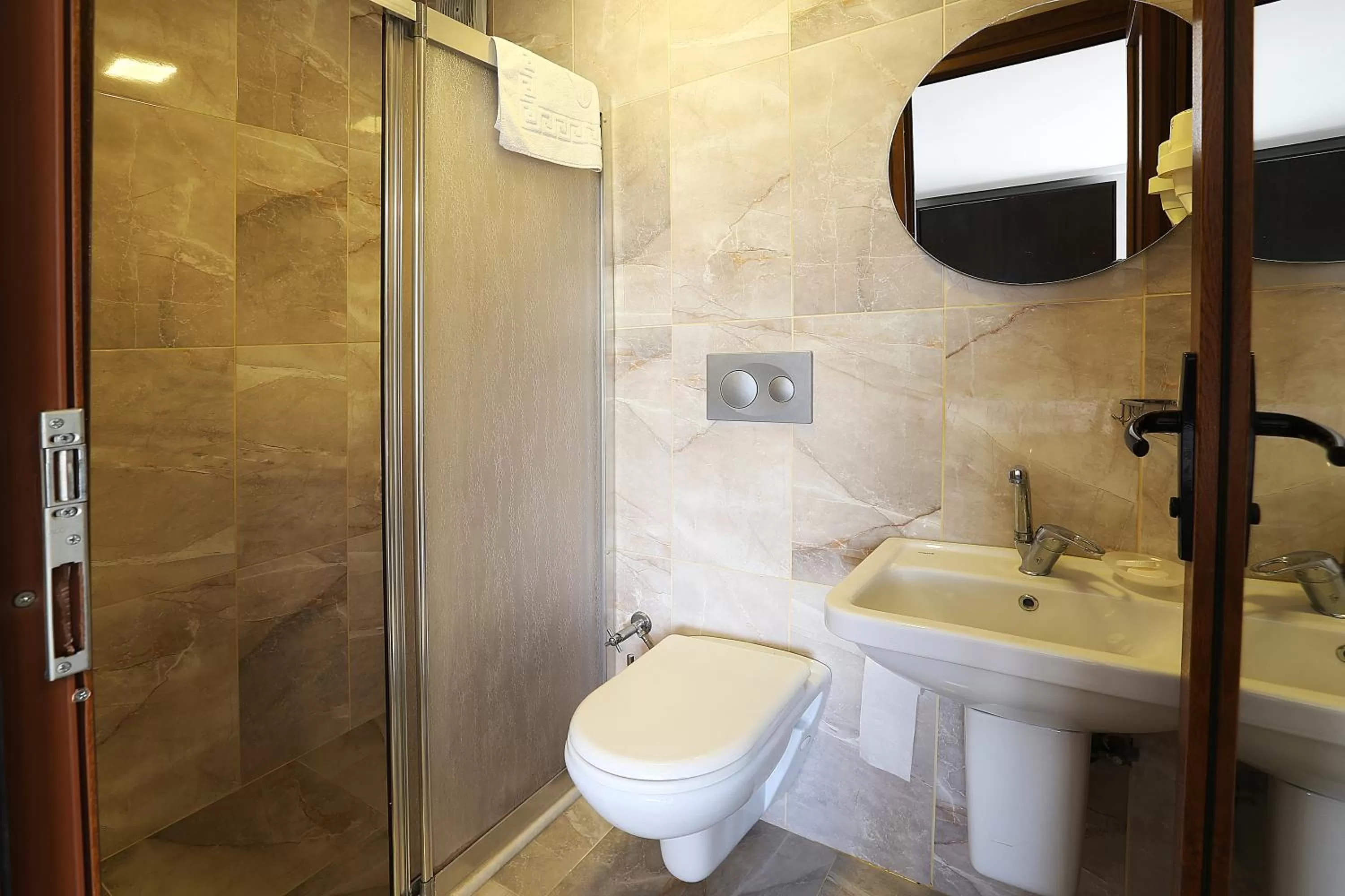 Toilet in Pera Sultan Suit