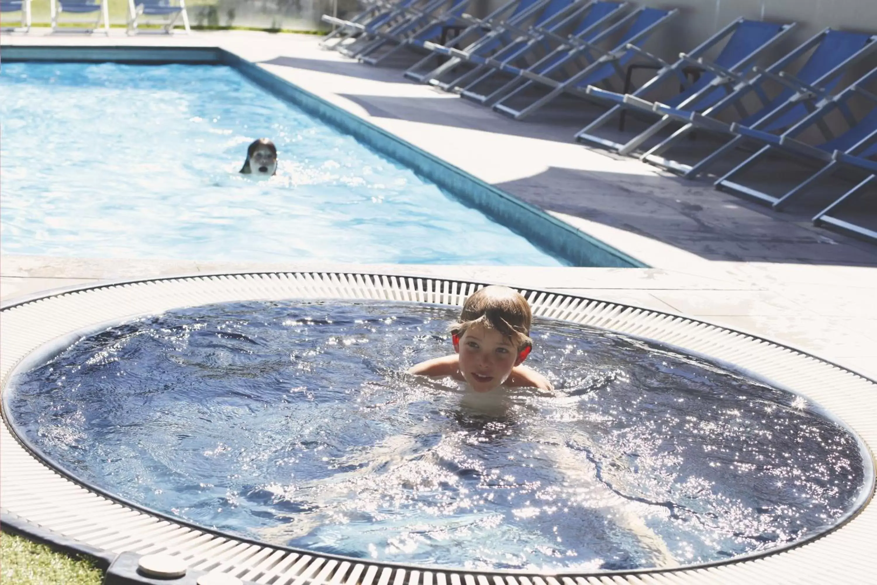 Summer, Swimming Pool in Hôtel Le Refuge des Aiglons