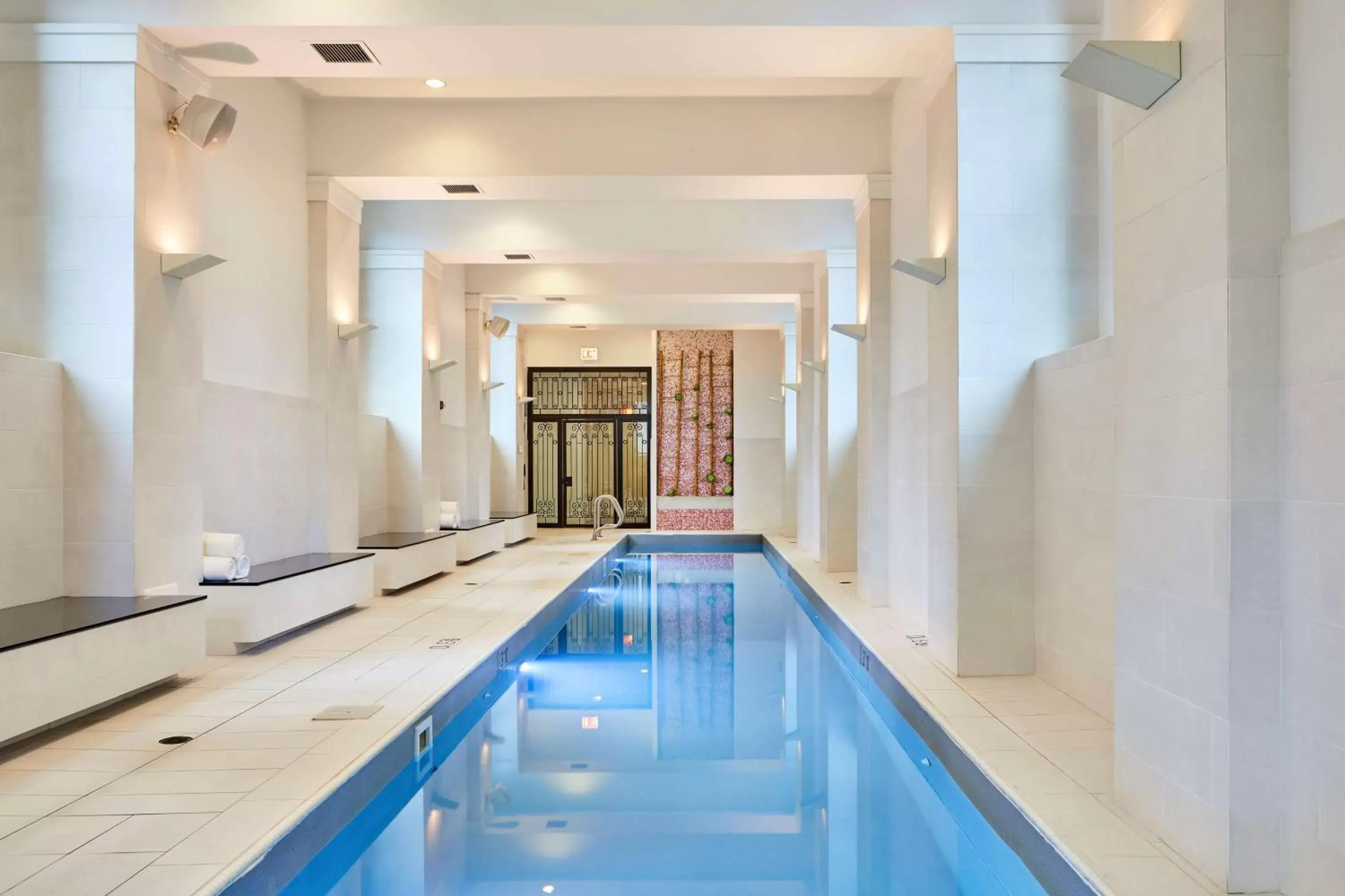 Pool view, Swimming Pool in Waldorf Astoria Chicago