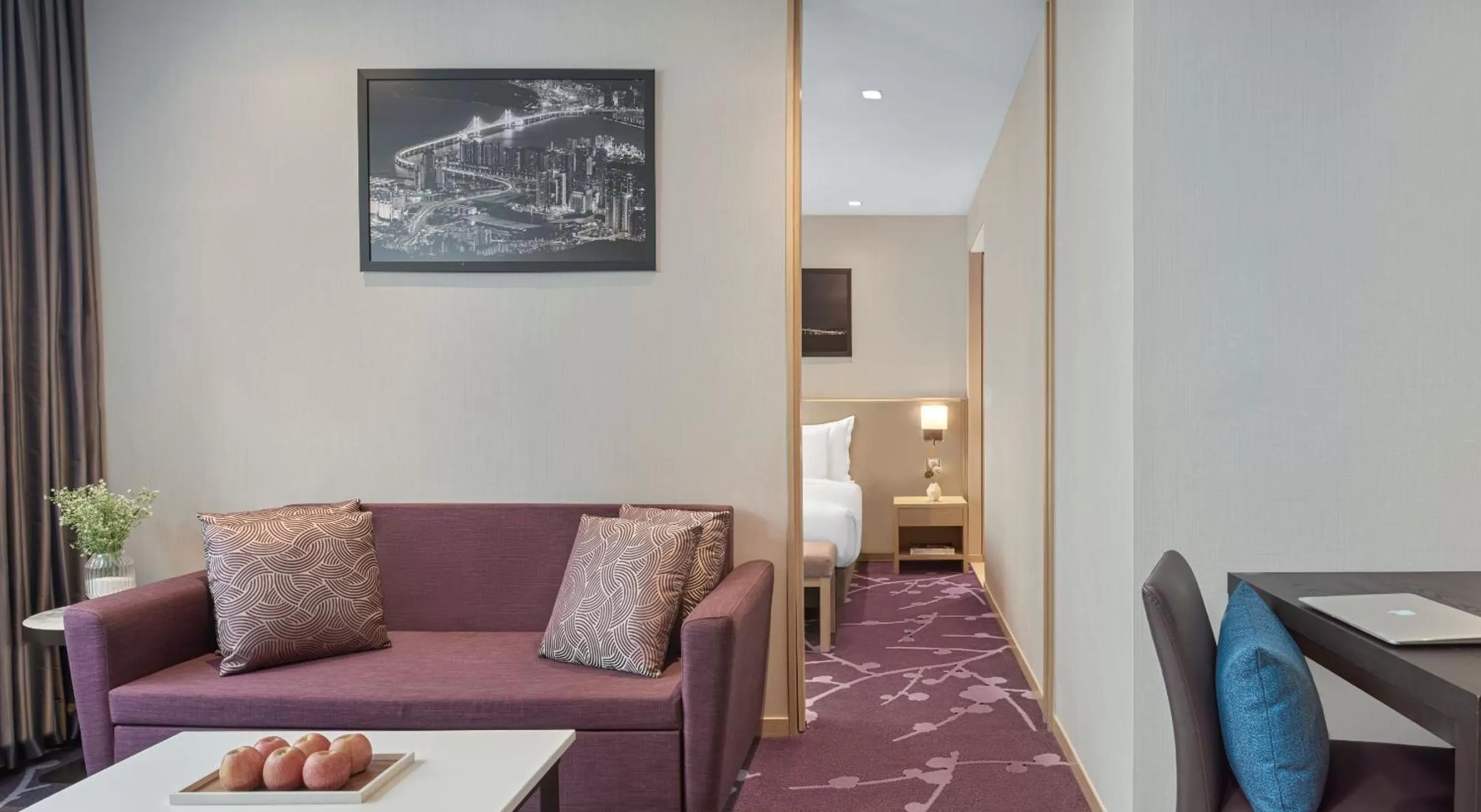 Photo of the whole room in Avani Central Busan