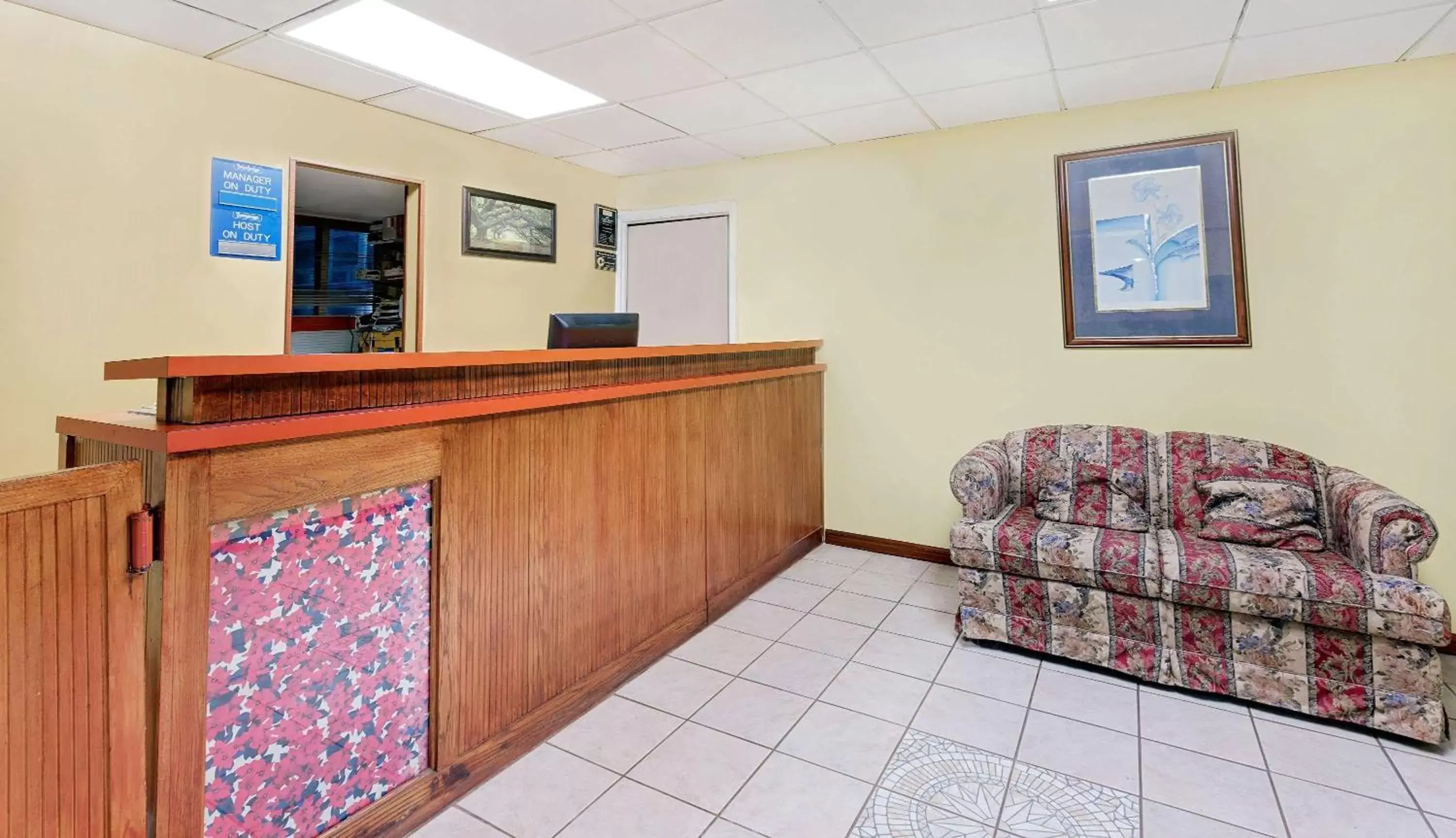 Lobby or reception, Lobby/Reception in Travelodge by Wyndham Chambersburg