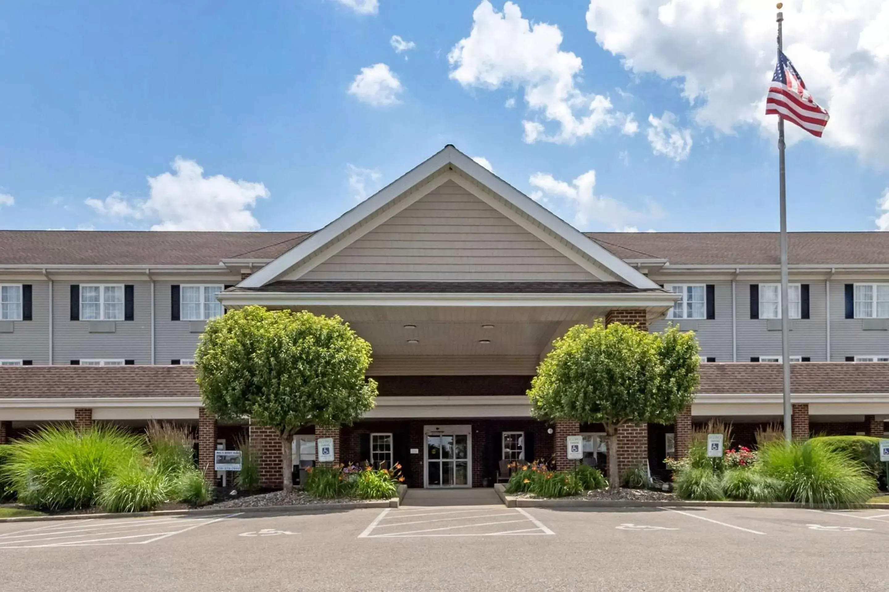 Property Building in Comfort Suites Hotel and Conference Center
