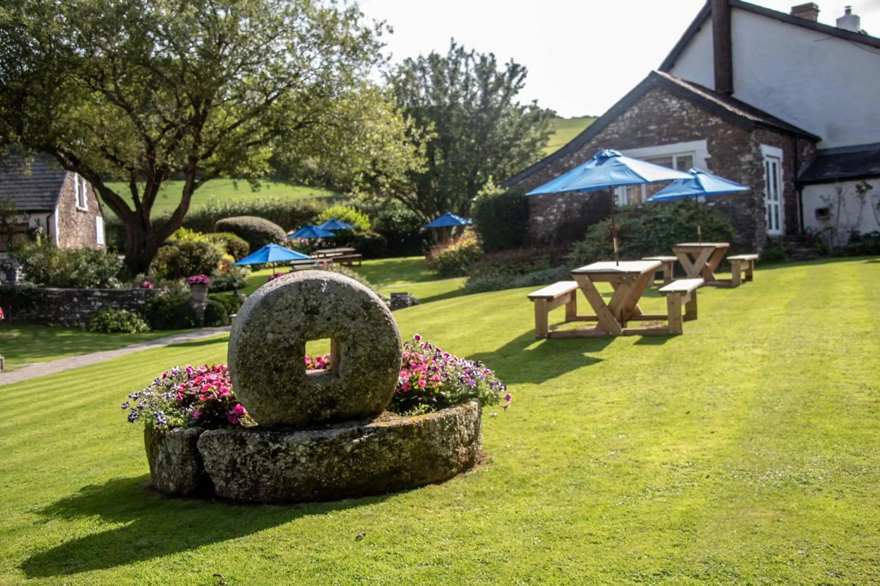 Garden in The Greyhound Inn and Hotel