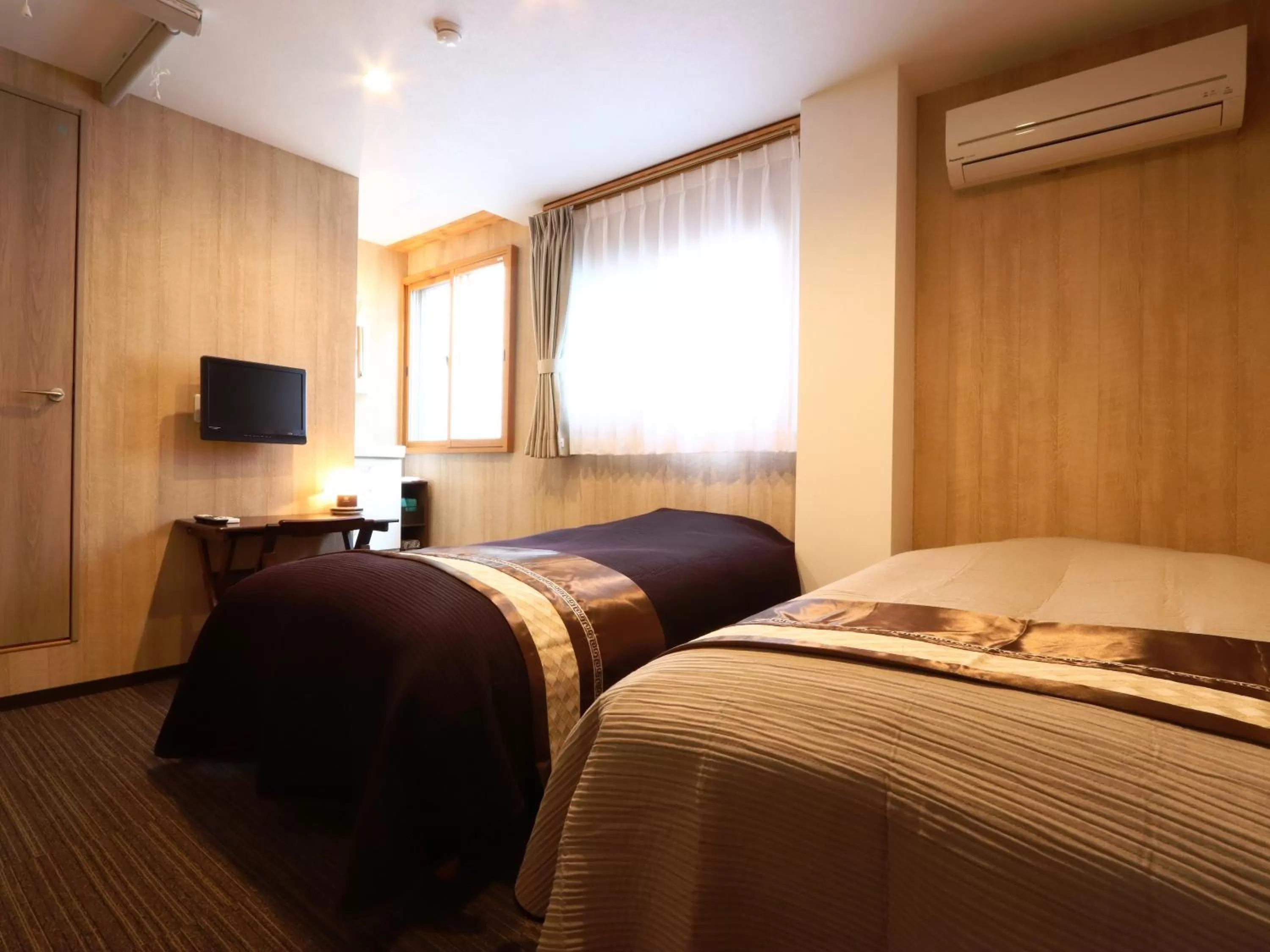 Bedroom, Bed in Fukiya