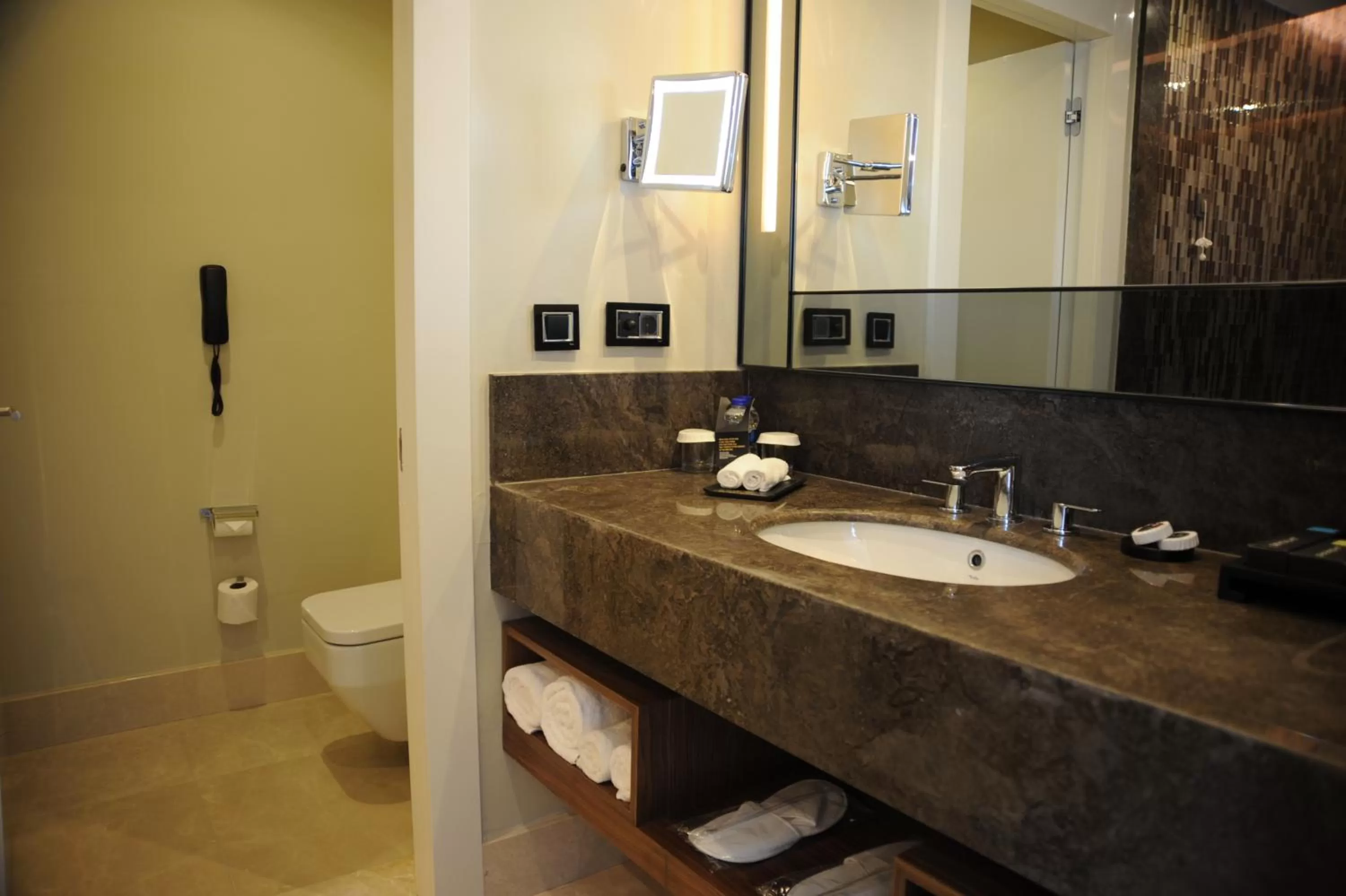 Bathroom in Pullman Istanbul Hotel & Convention Center