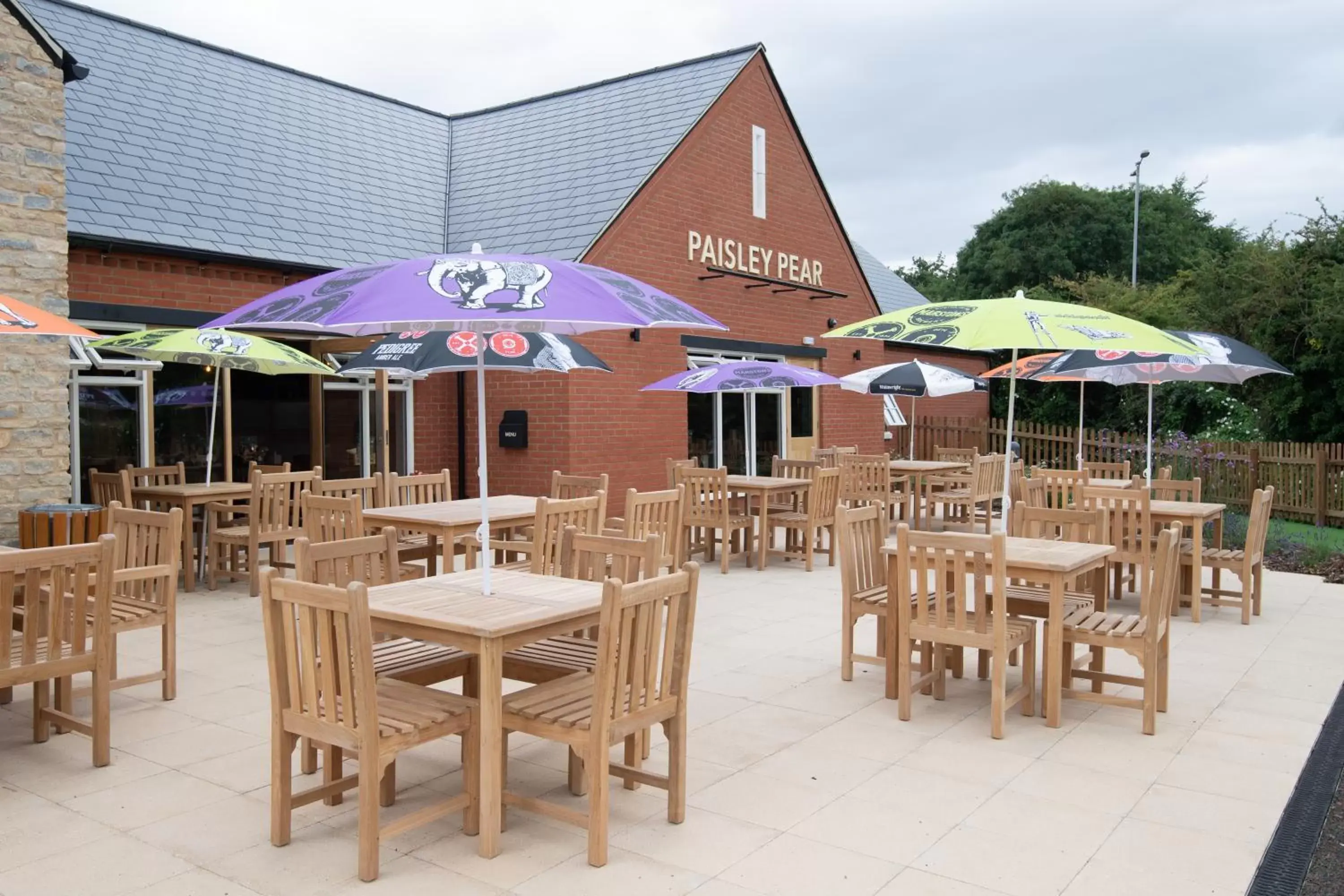 Patio, Restaurant/Places to Eat in Paisley Pear, Brackley by Marston's Inns