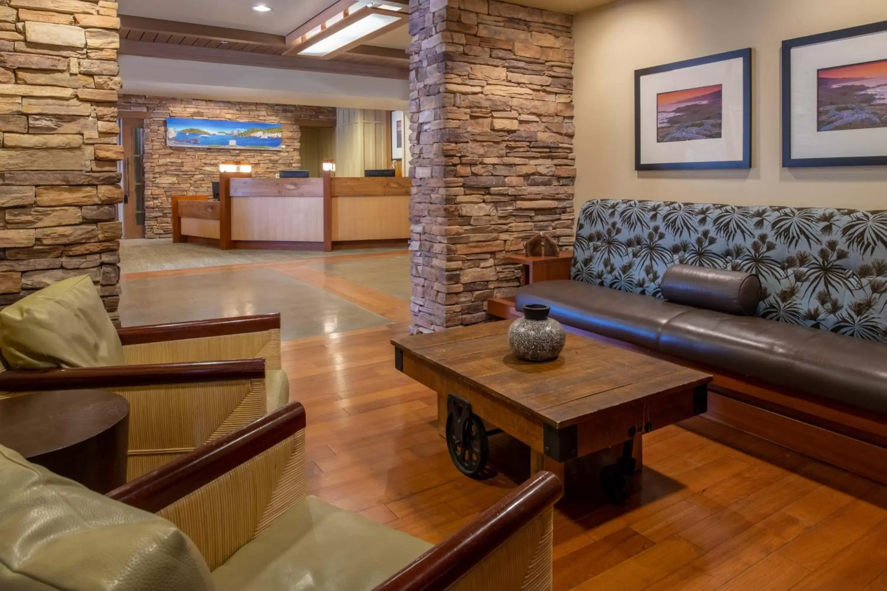 Lobby or reception, Seating Area in The Lodge at Tiburon