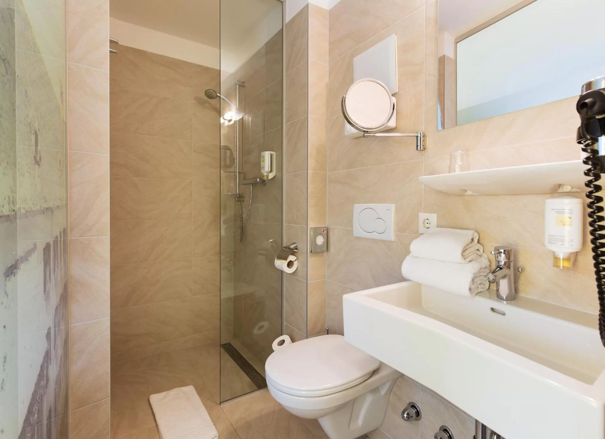 Bathroom in Basic Hotel Innsbruck