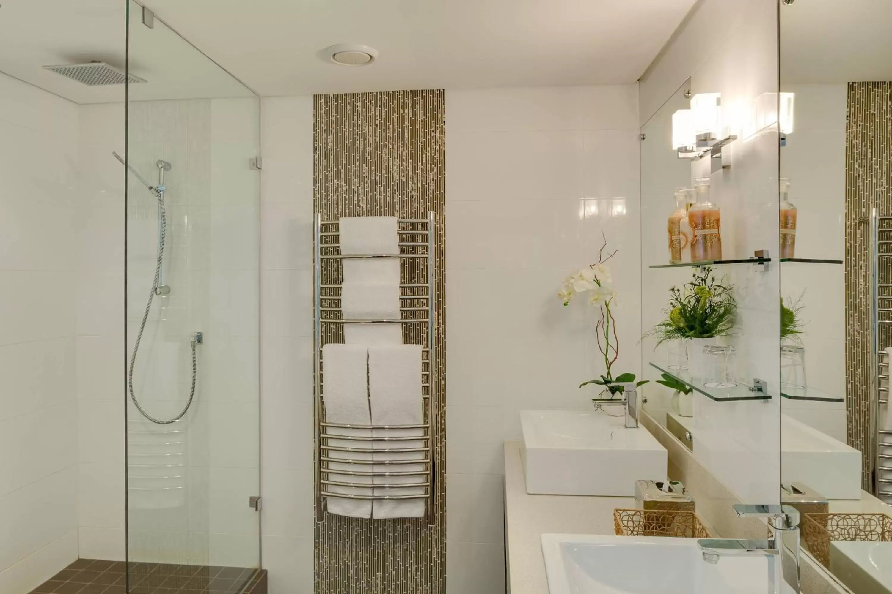Bathroom in Protea Hotel by Marriott Knysna Quays