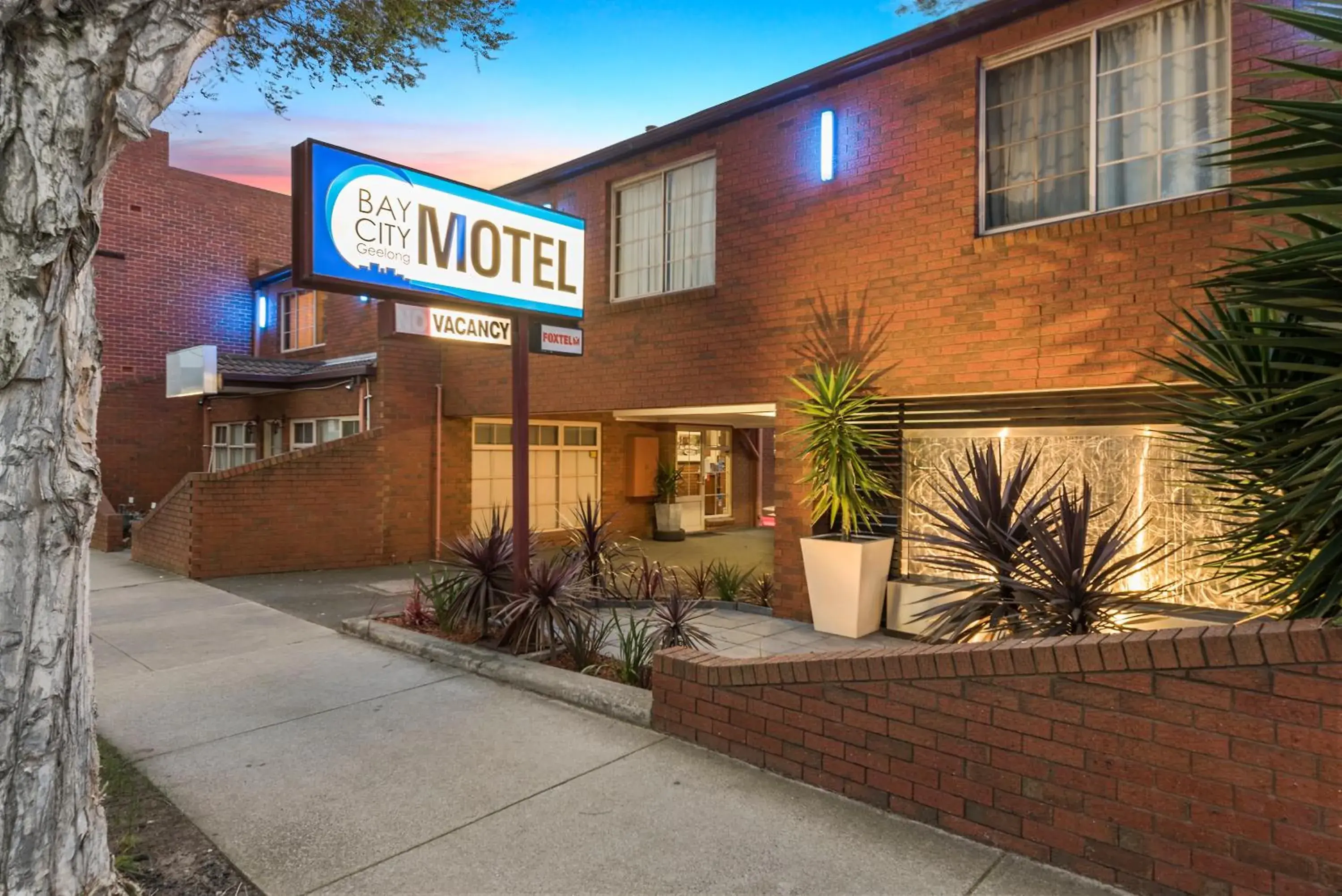 Facade/entrance, Property Building in Bay City Geelong Motel