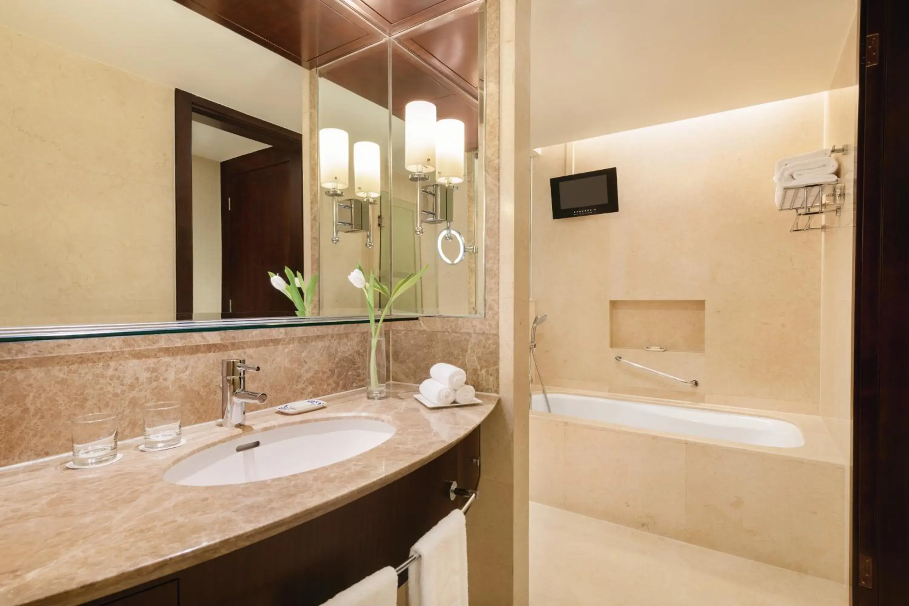 Bathroom in Shangri-La Hotel Xi'an