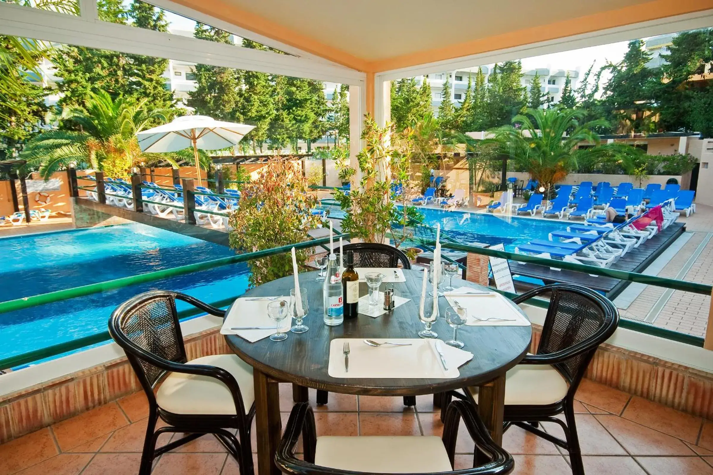 Restaurant/places to eat, Swimming Pool in Hotel Balaia Mar