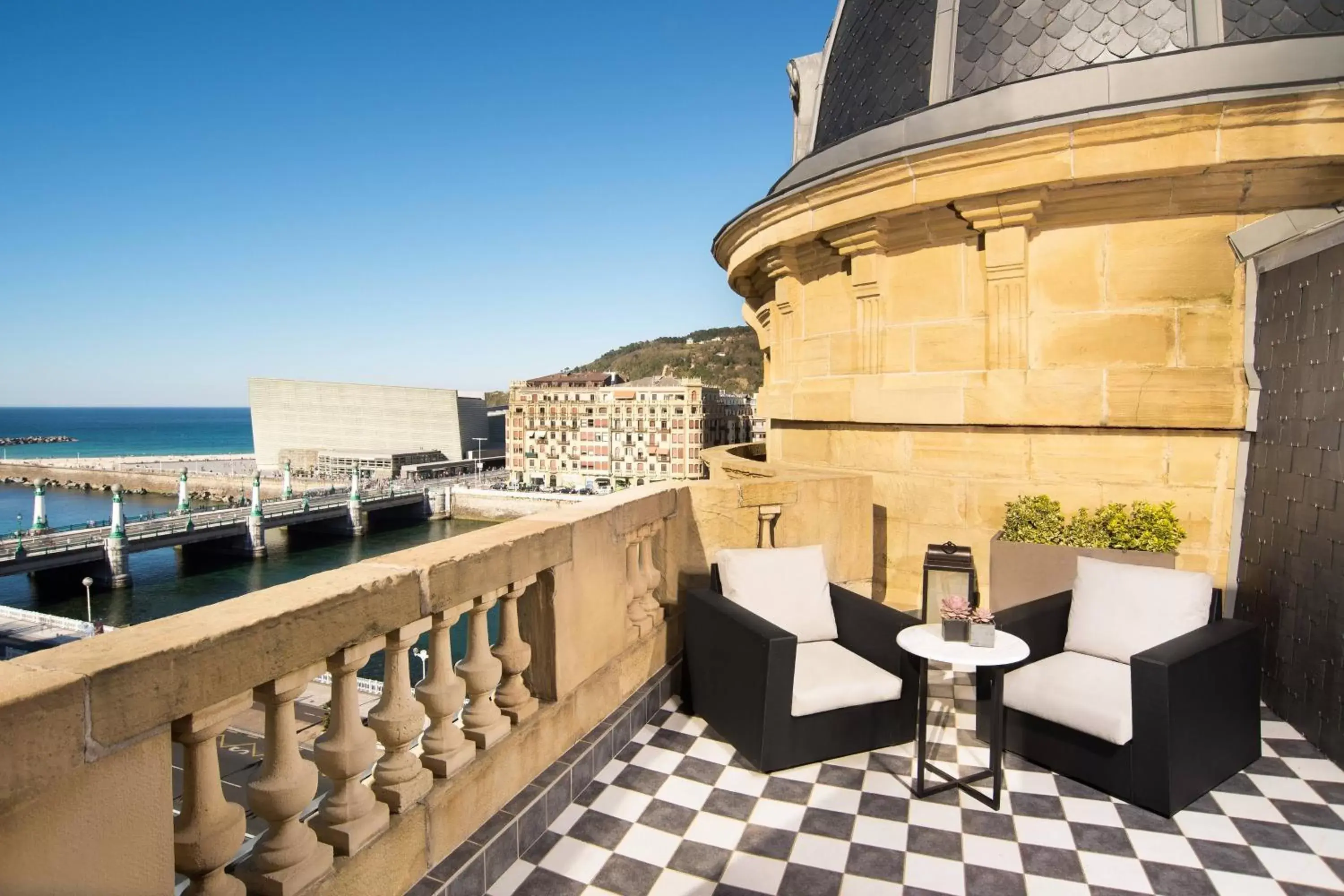 Photo of the whole room, Balcony/Terrace in Hotel Maria Cristina, a Luxury Collection Hotel, San Sebastian