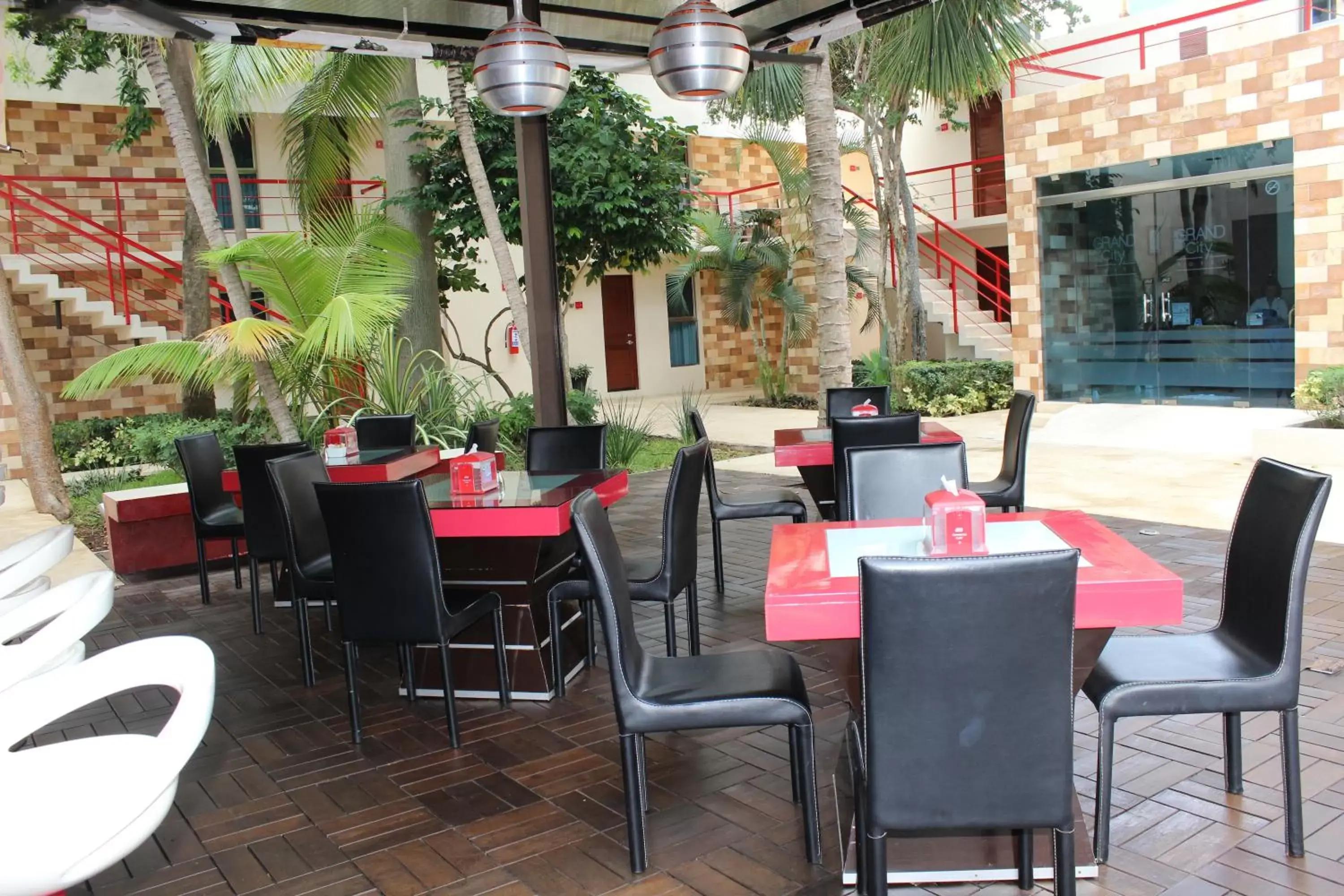 Day, Restaurant/Places to Eat in Grand City Hotel Cancun