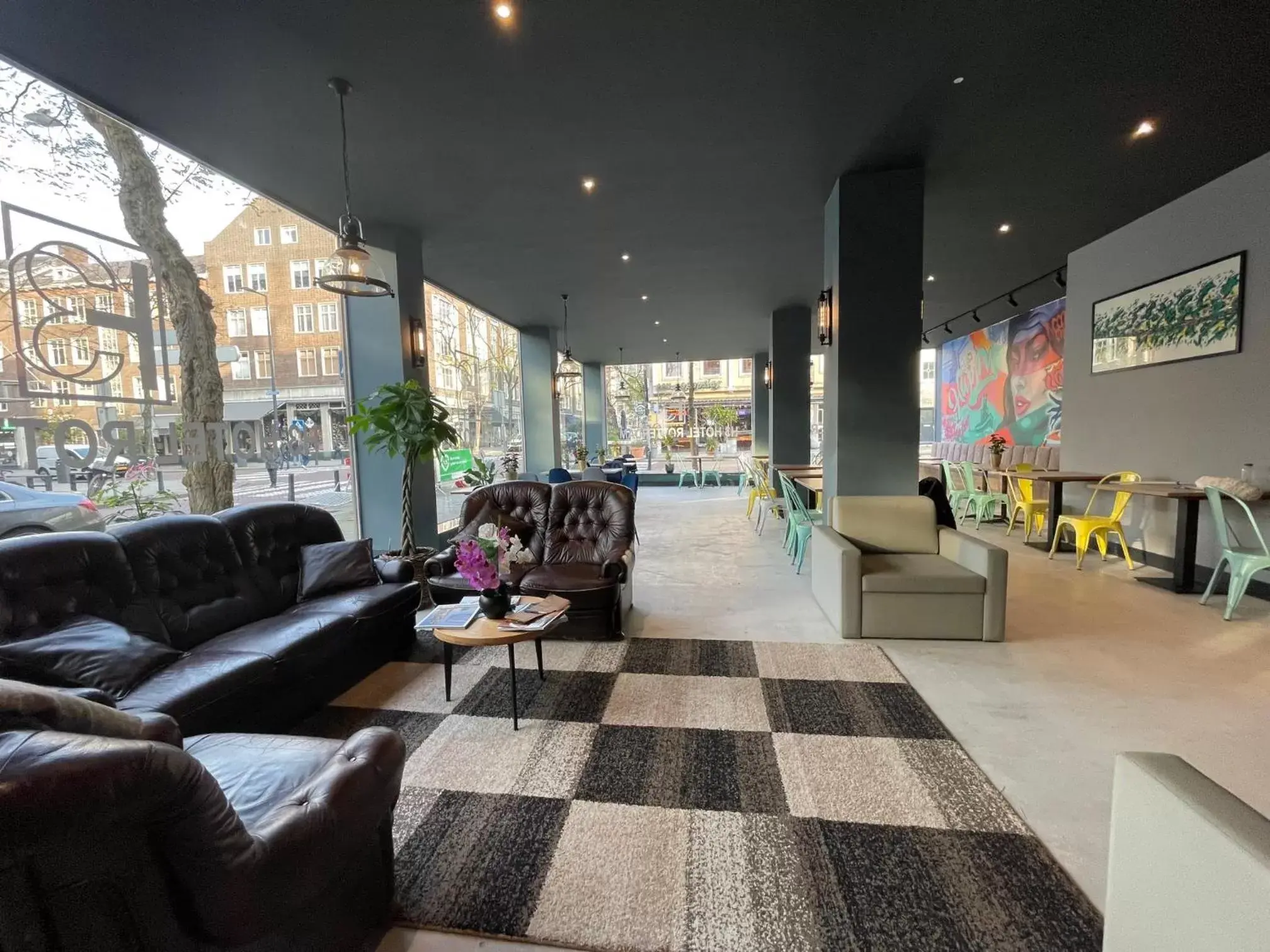 Lounge or bar in H3 Hotel Rotterdam City Center Lounge or bar in H3 Hotel Rotterdam City Center