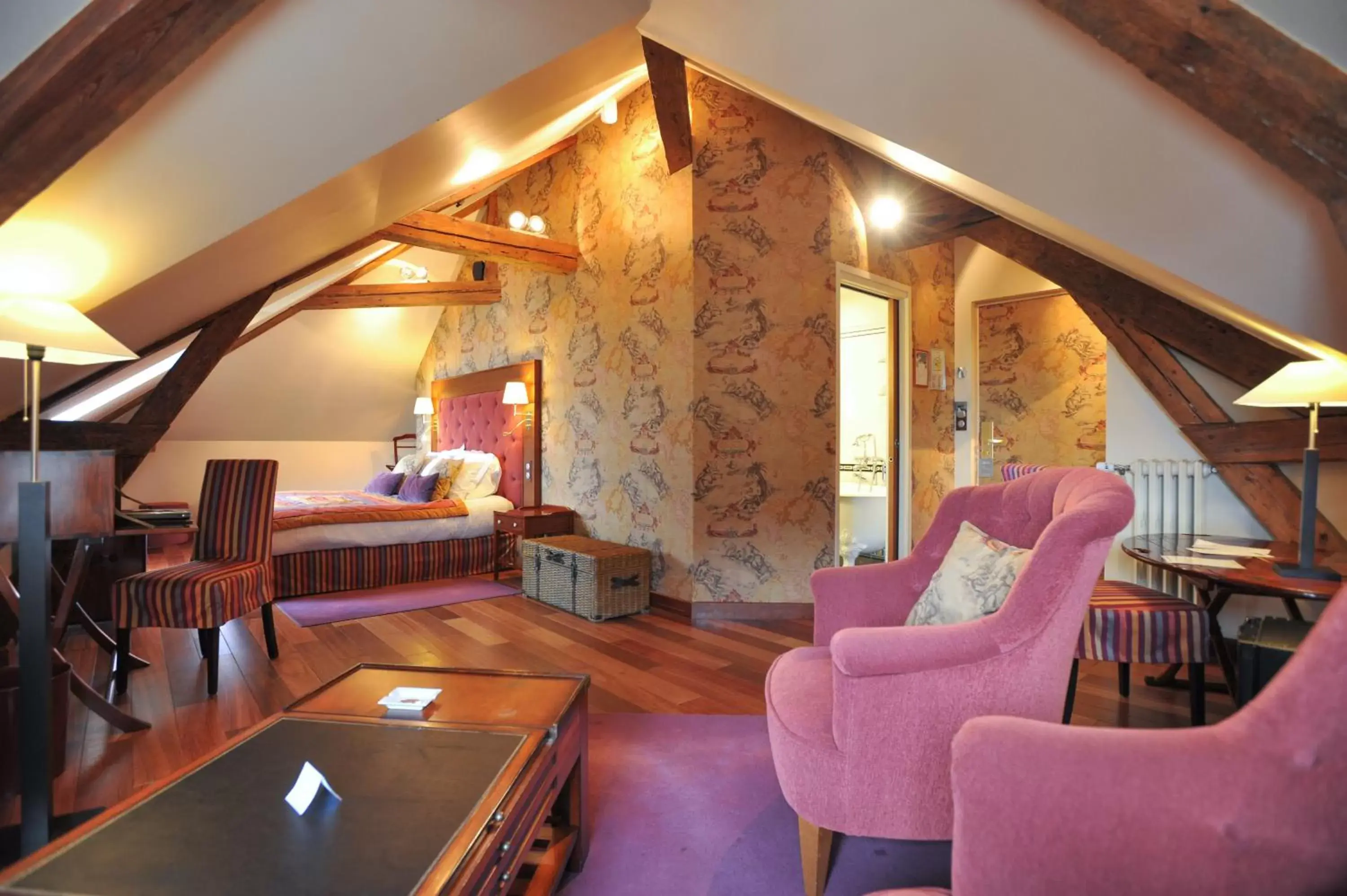 Bedroom, Seating Area in Dormy House