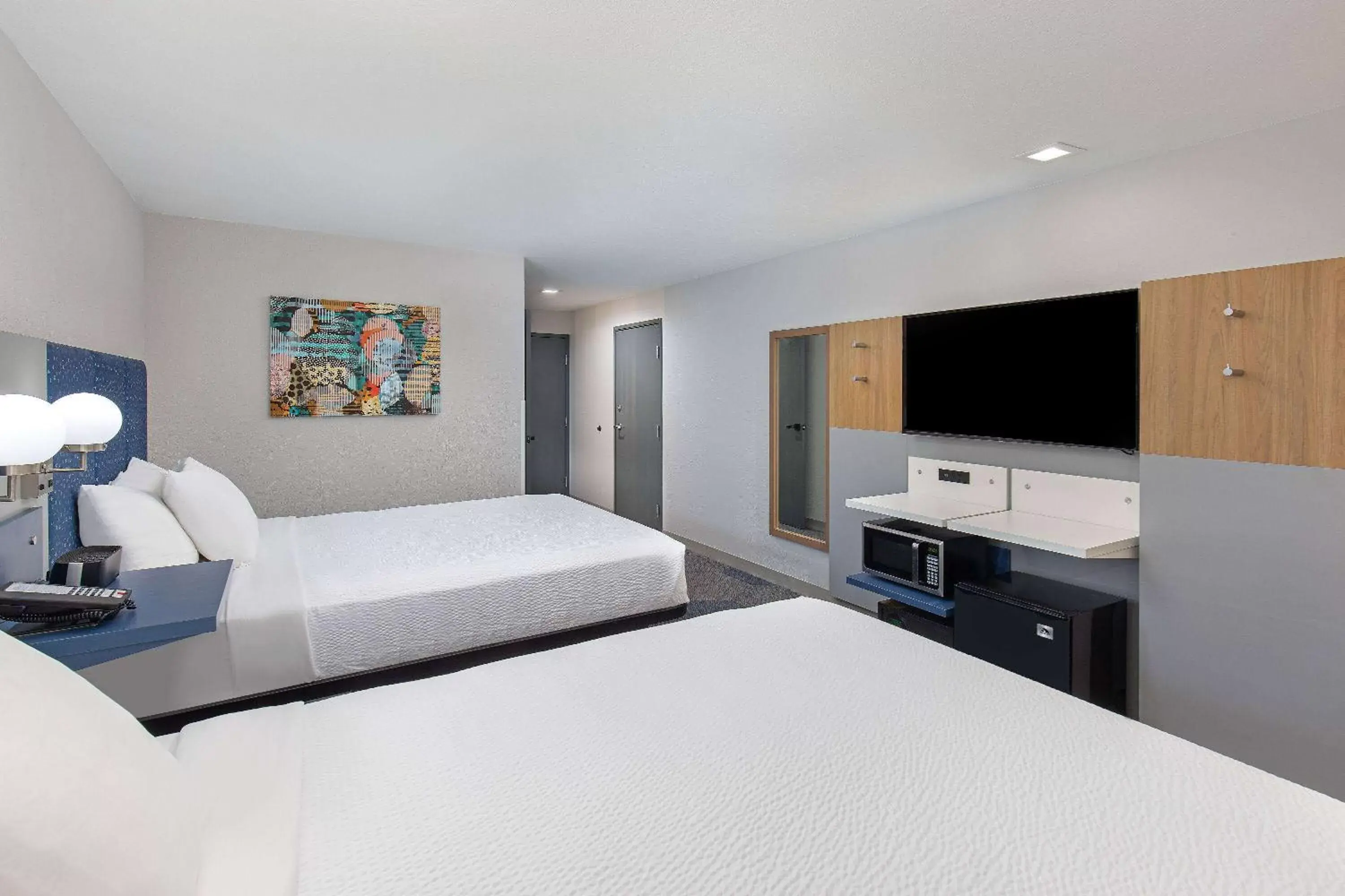 Photo of the whole room, Kitchen/Kitchenette in Microtel Inn & Suites by Wyndham Manchester - Newly Renovated Photo of the whole room, Kitchen/Kitchenette in Microtel Inn & Suites by Wyndham Manchester - Newly Renovated