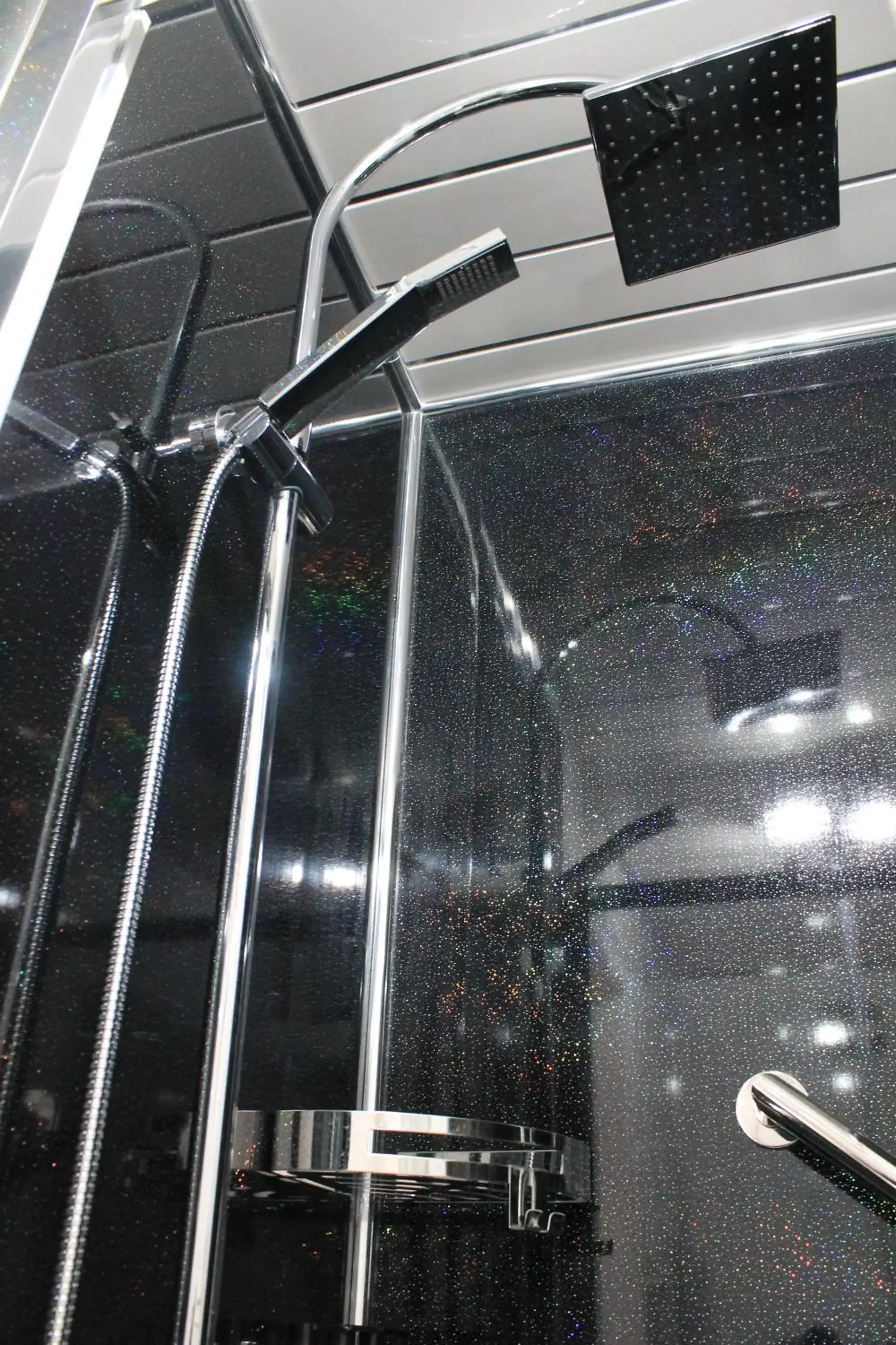 Shower in Cadillac Kustomz Hotel