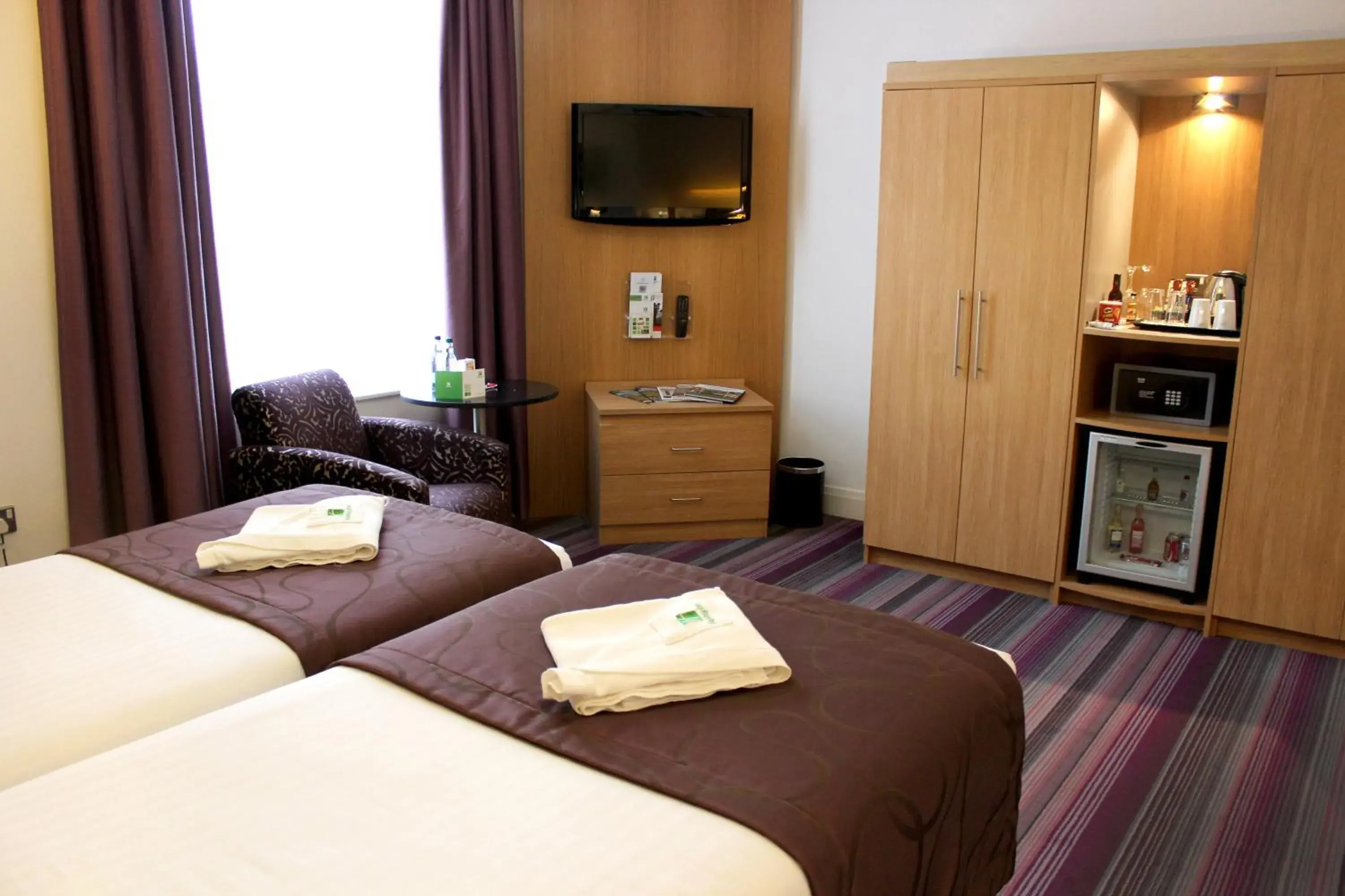 Bed in Holiday Inn Darlington-A1 Scotch Corner, an IHG Hotel