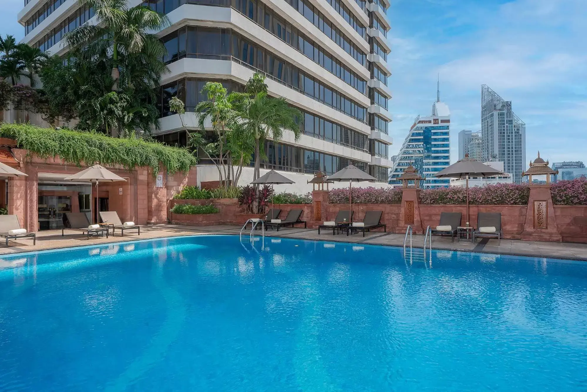 Swimming Pool in The Landmark Bangkok - SHA Extra Plus