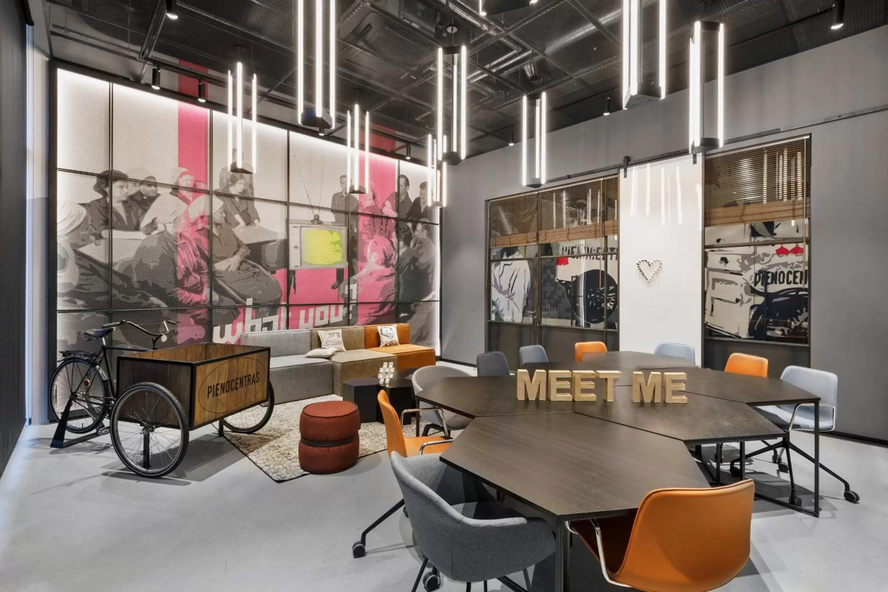 Meeting/conference room, Restaurant/Places to Eat in Moxy Kaunas Center