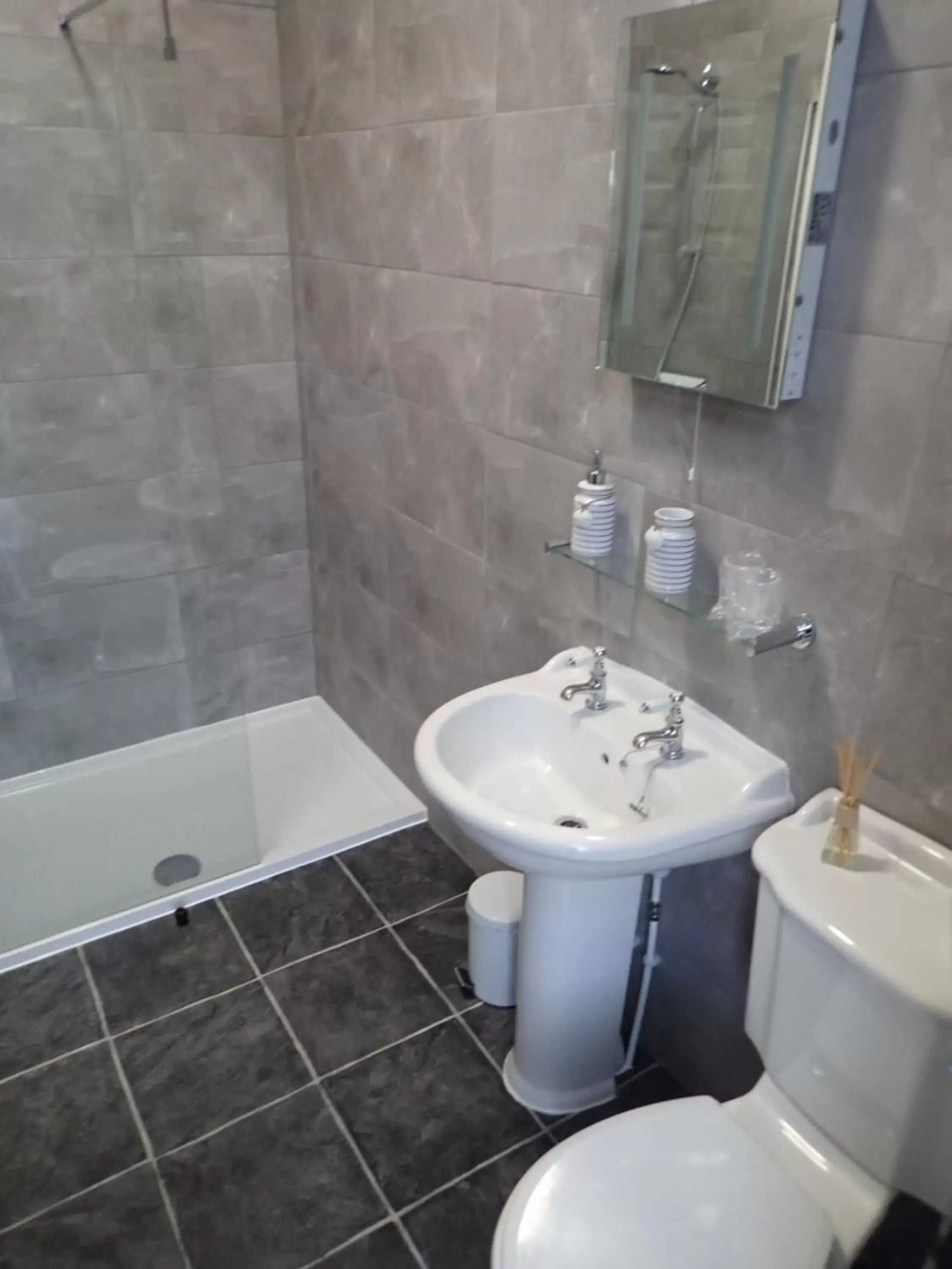 Bathroom in Acorn Lodge
