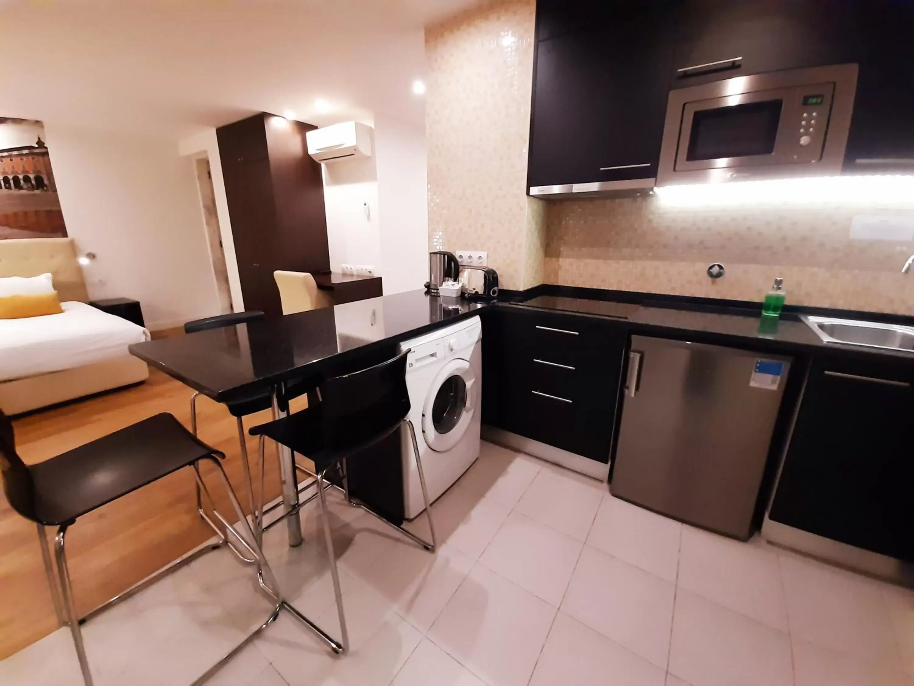 Kitchen/Kitchenette in Lisbon City Apartments & Suites by City Hotels