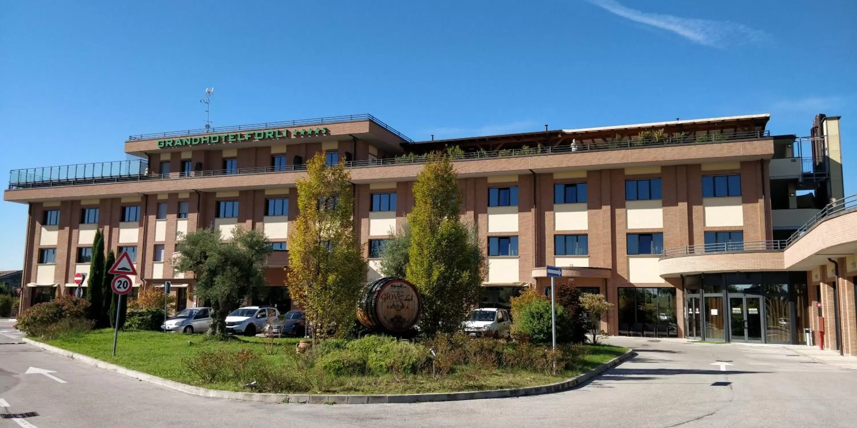 Facade/entrance, Property Building in Grand Hotel Forlì