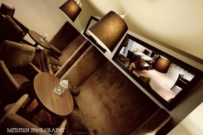 Lounge or bar in Hotel Nowy Dwór Elizy blisko Sky Bridge