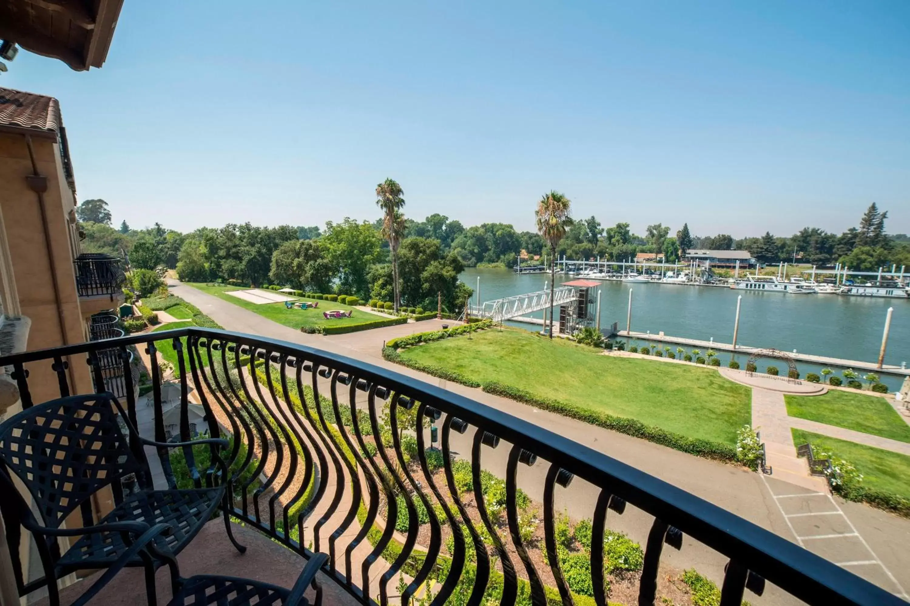 Photo of the whole room, Balcony/Terrace in The Westin Sacramento