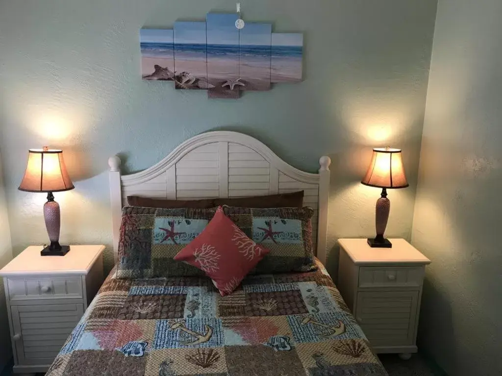 Bed in South Beach Inn - Cocoa Beach