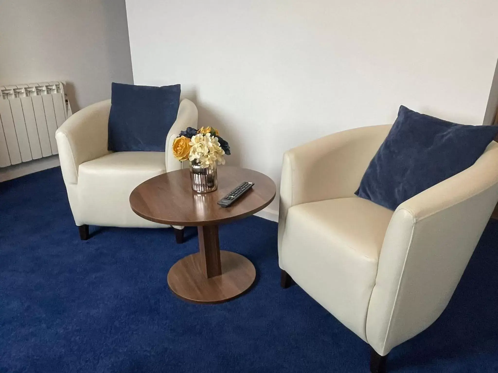 hair dresser, Seating Area in The Continental Hotel, Derby